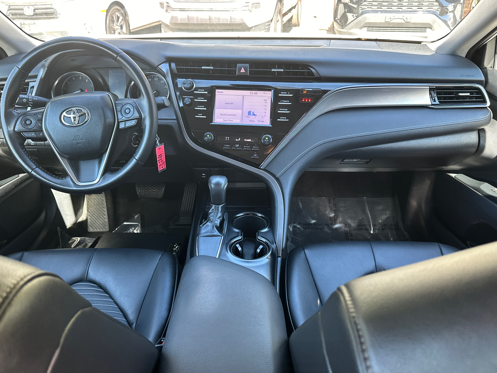 2019 Toyota Camry SE 12