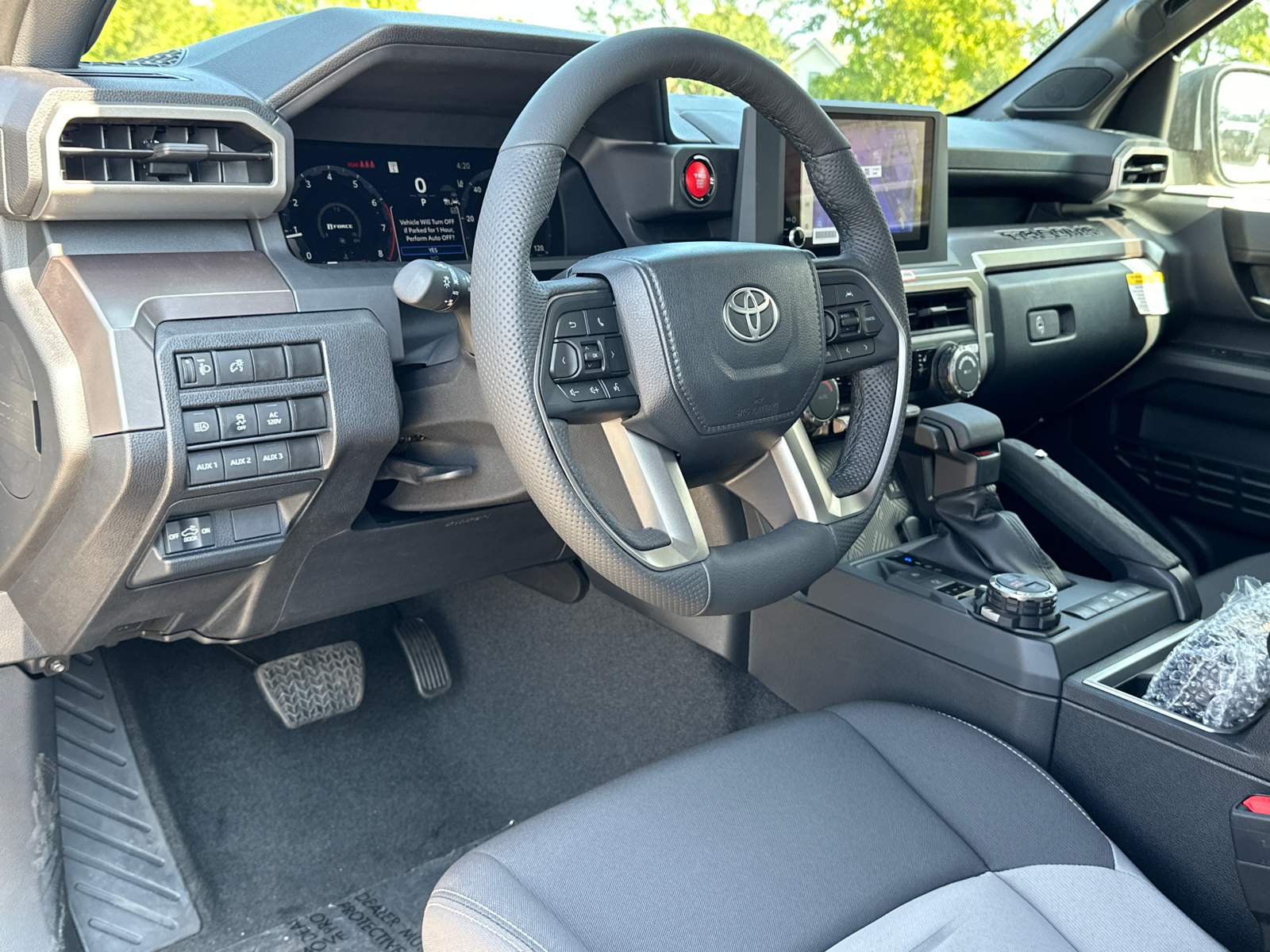 2024 Toyota Tacoma TRD Off-Road 15