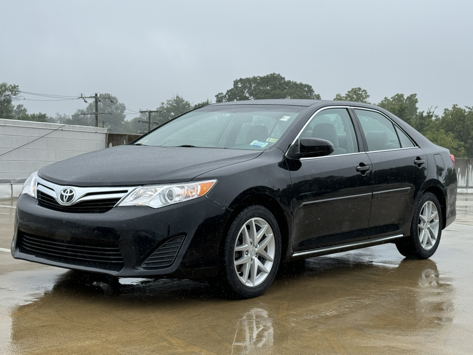 2013 Toyota Camry LE 2