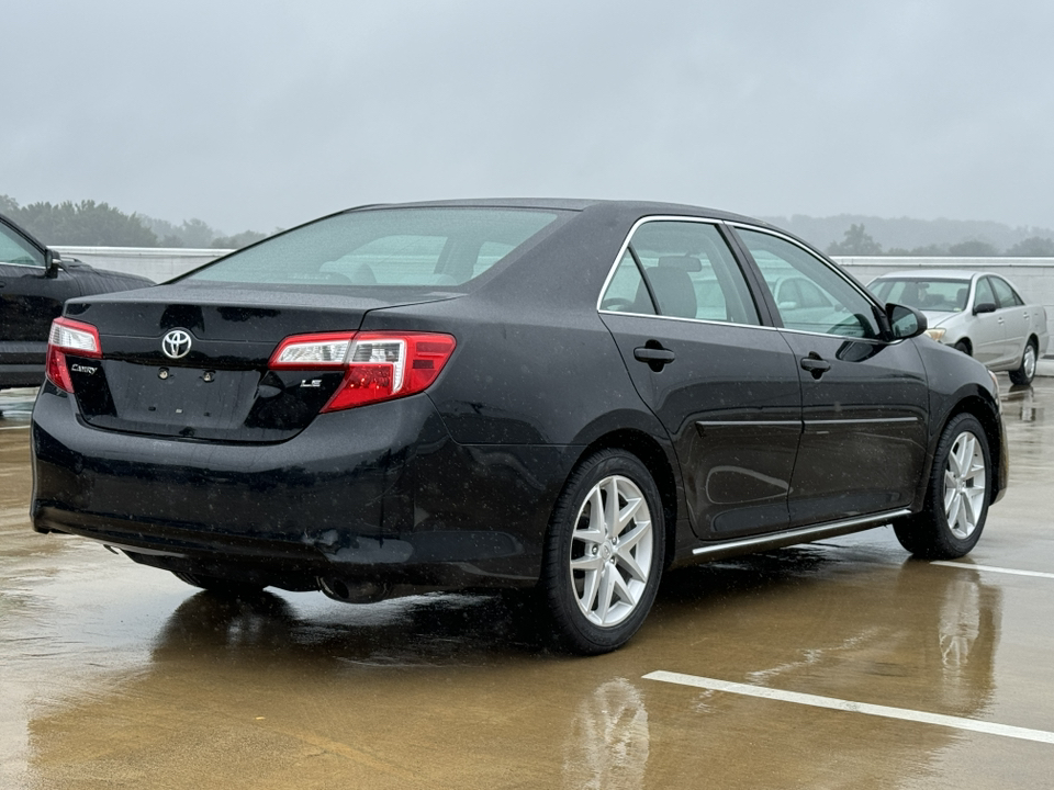 2013 Toyota Camry LE 4