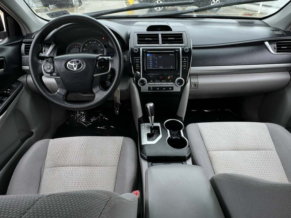 2013 Toyota Camry LE 16