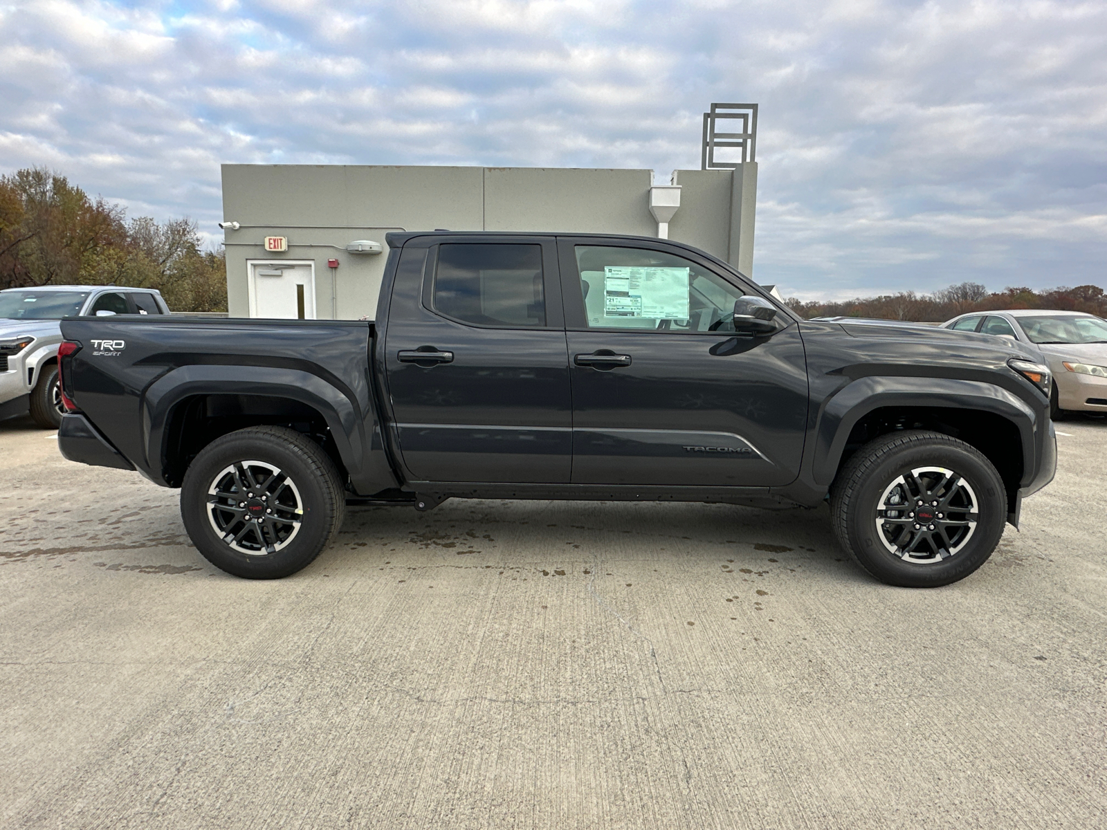 2024 Toyota Tacoma TRD Sport 2