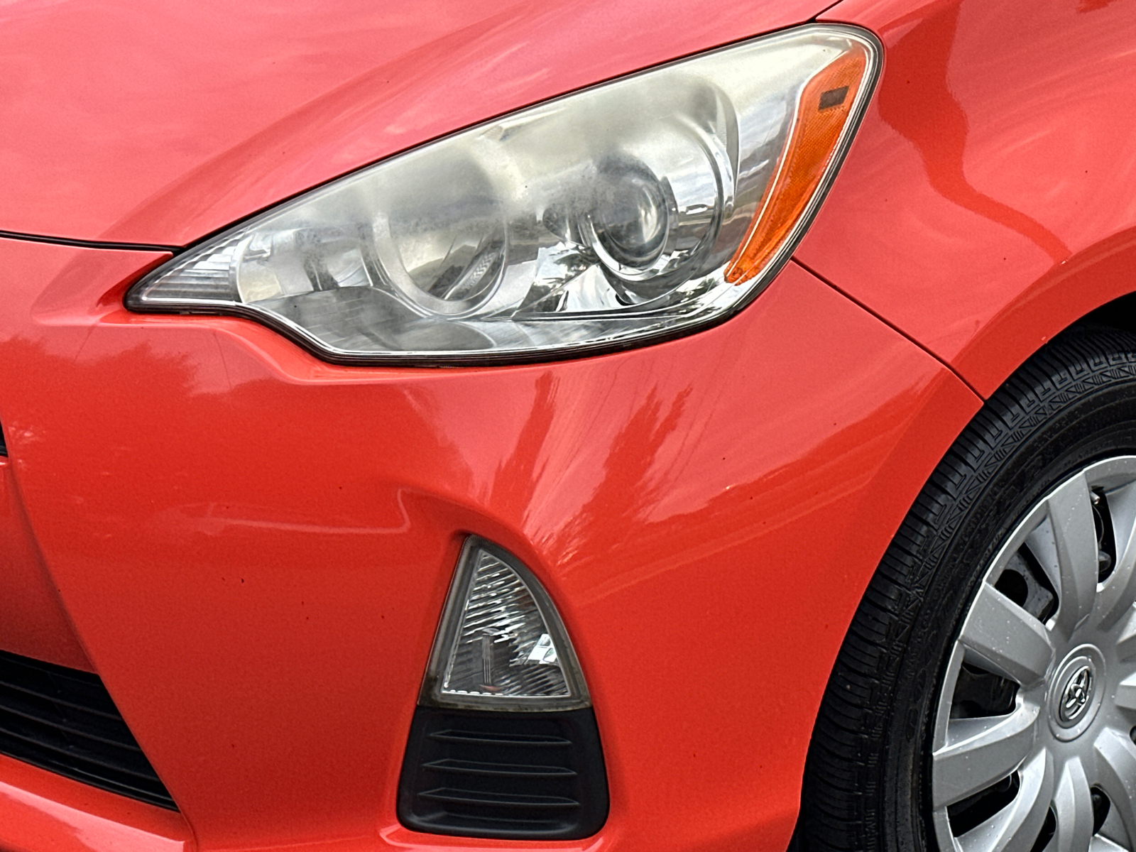 2013 Toyota Prius c Three 4