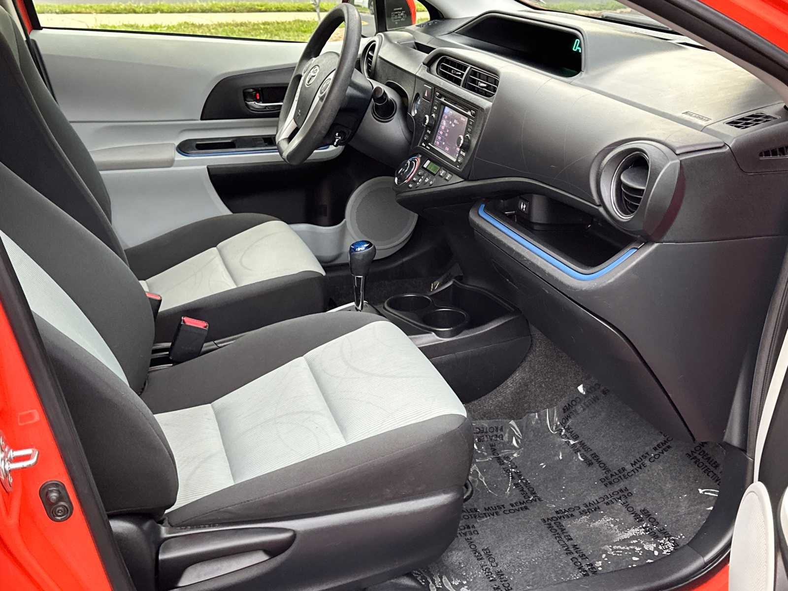 2013 Toyota Prius c Three 10