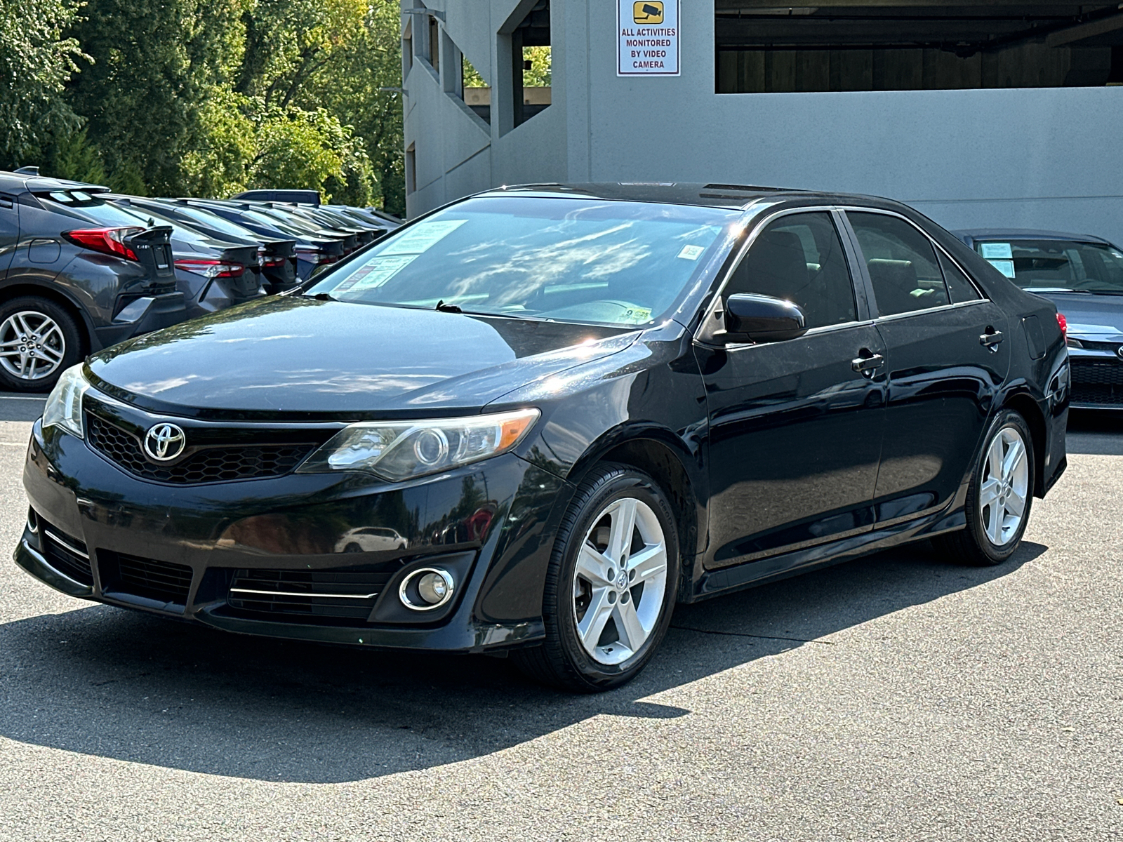 2014 Toyota Camry SE 3