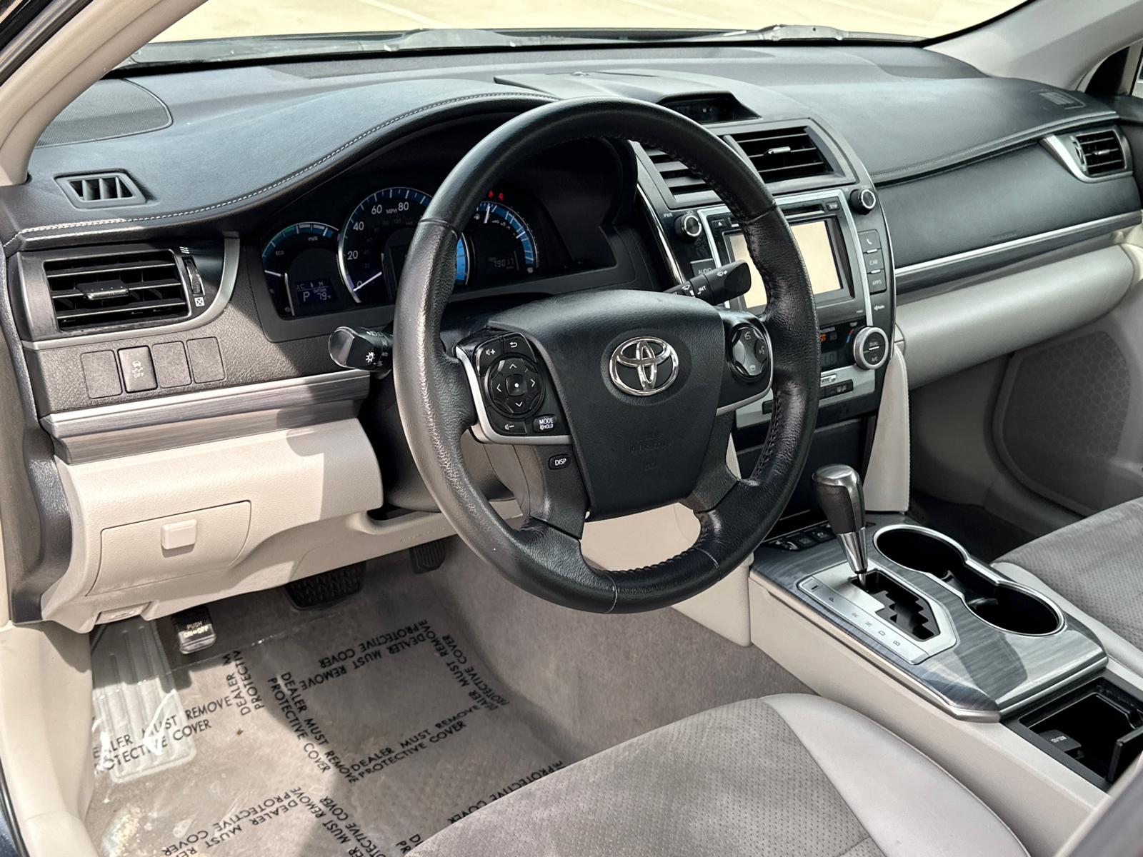 2012 Toyota Camry Hybrid XLE 17