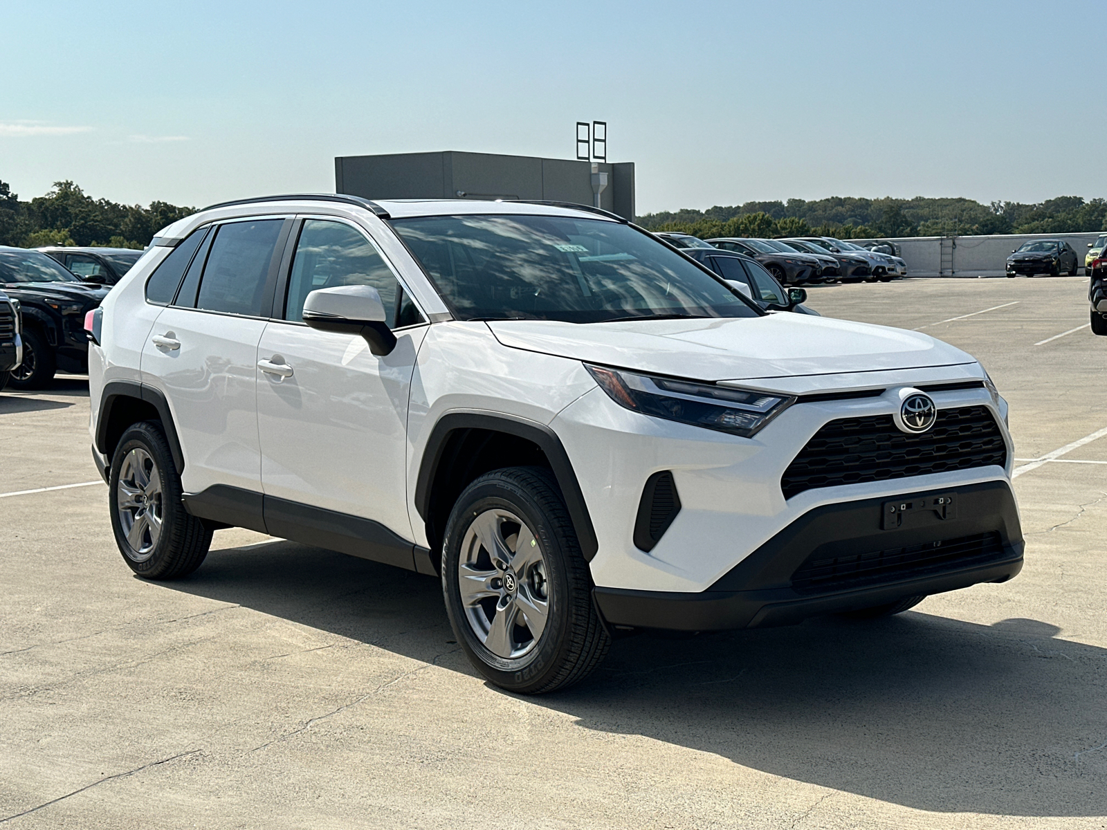 2024 Toyota RAV4 XLE 27