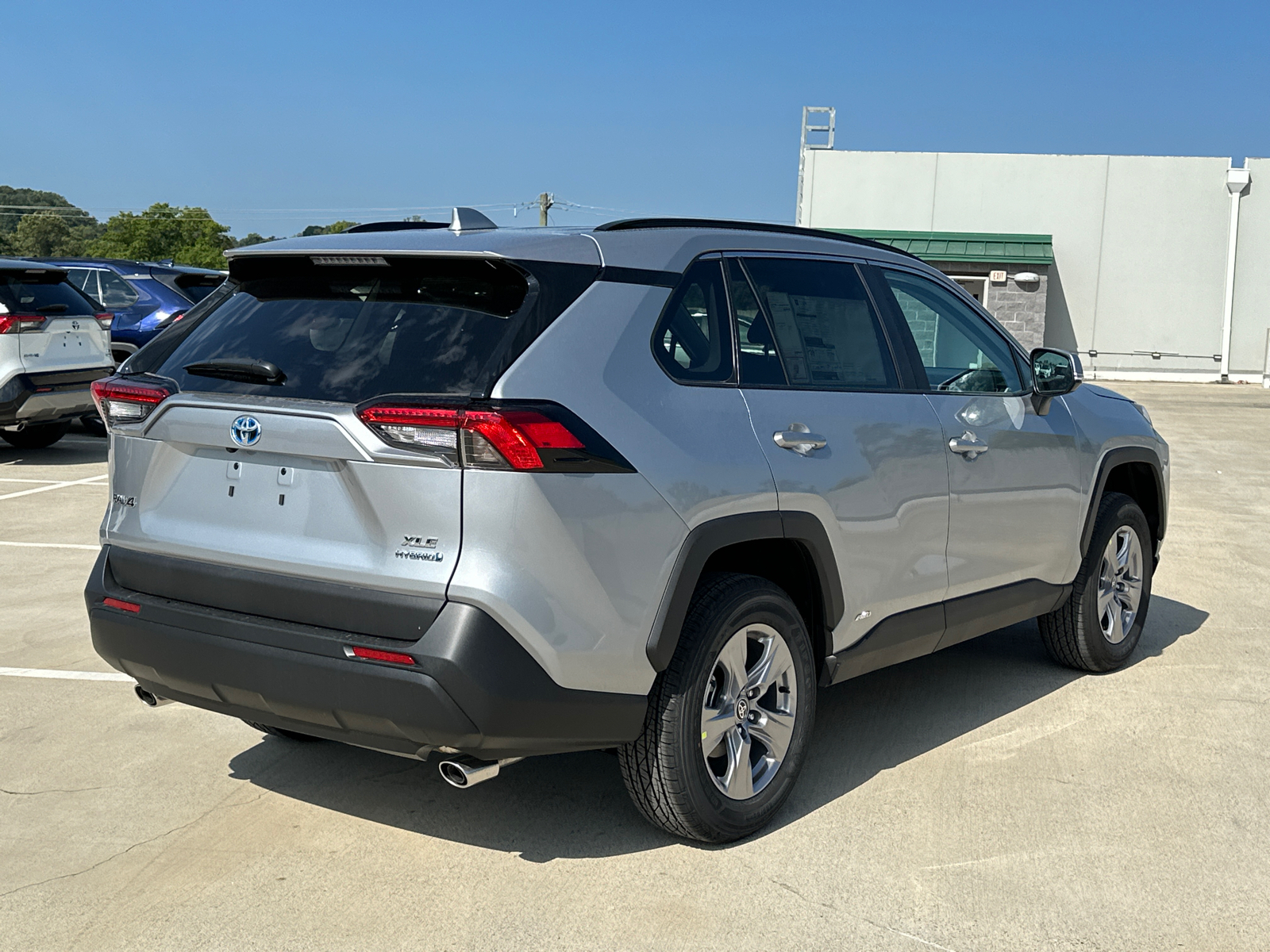 2024 Toyota RAV4 Hybrid XLE 3