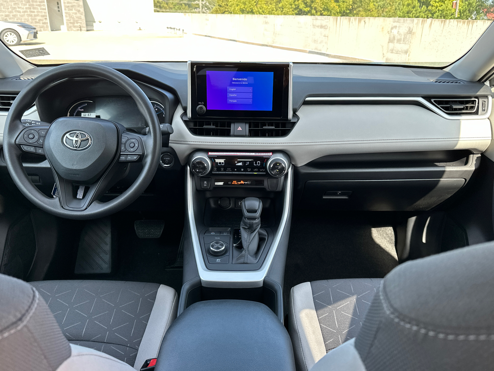 2024 Toyota RAV4 Hybrid XLE 11