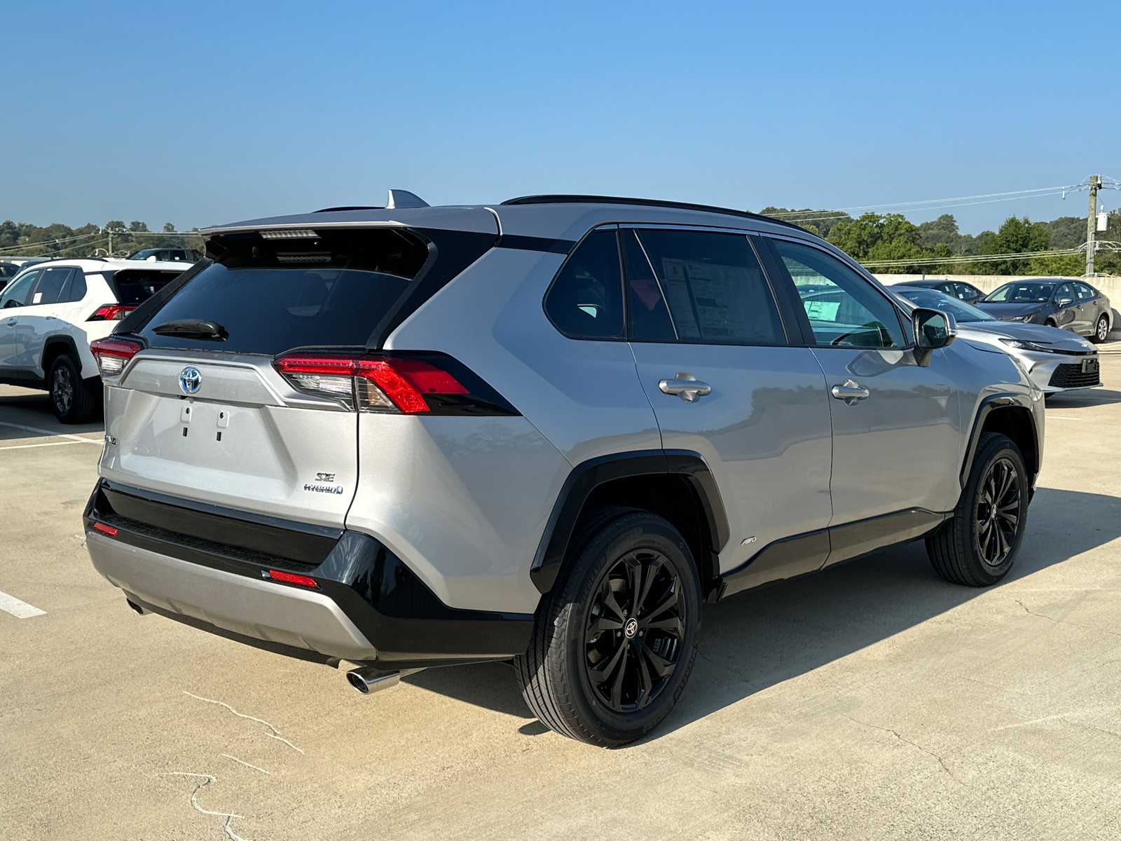 2024 Toyota RAV4 Hybrid SE 3