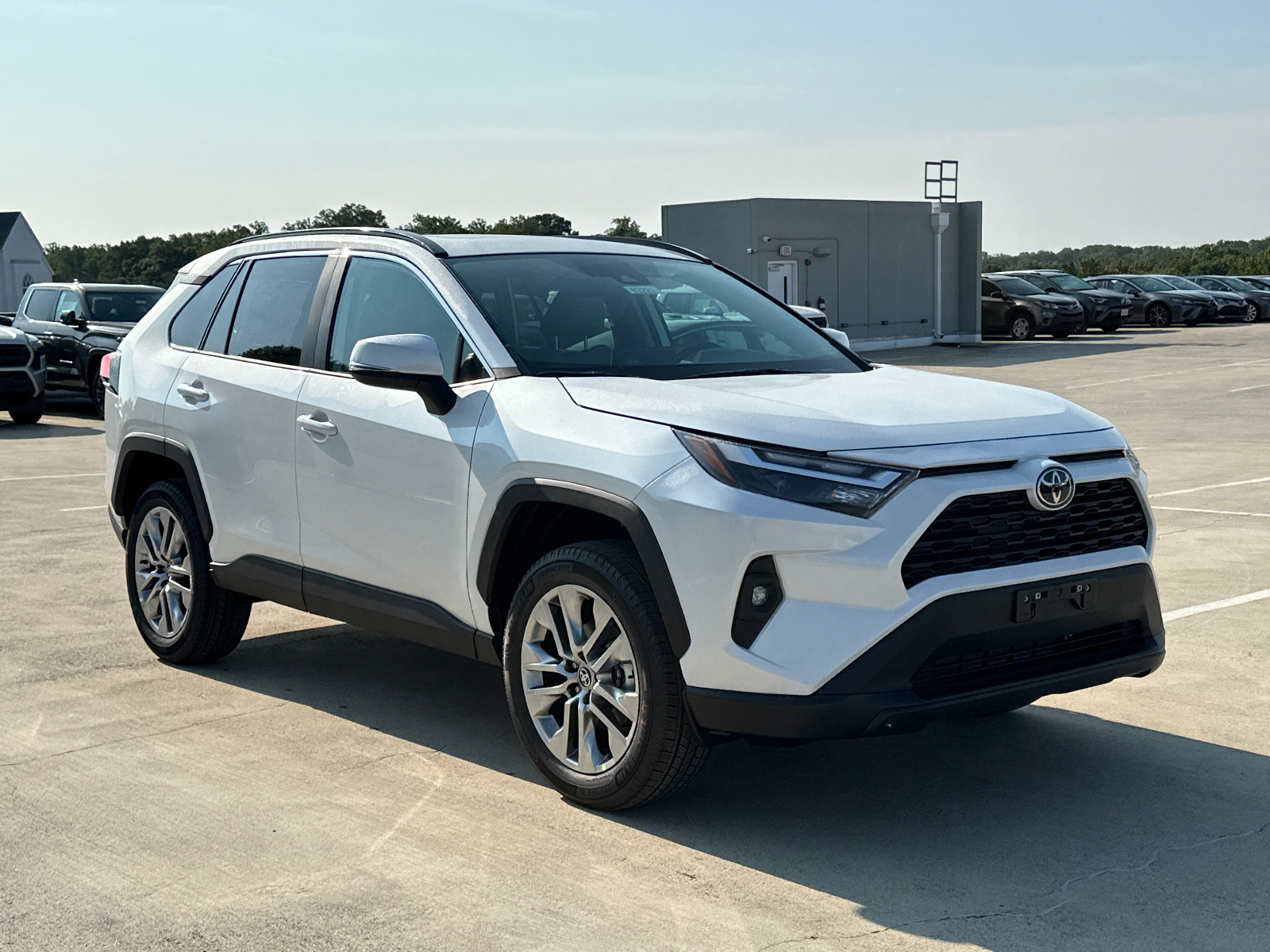 2024 Toyota RAV4 XLE Premium 28