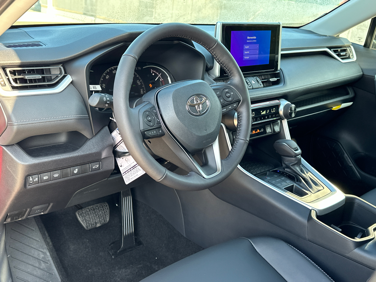 2024 Toyota RAV4 XLE Premium 15