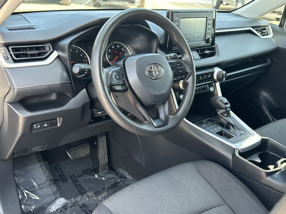 2021 Toyota RAV4 XLE 21