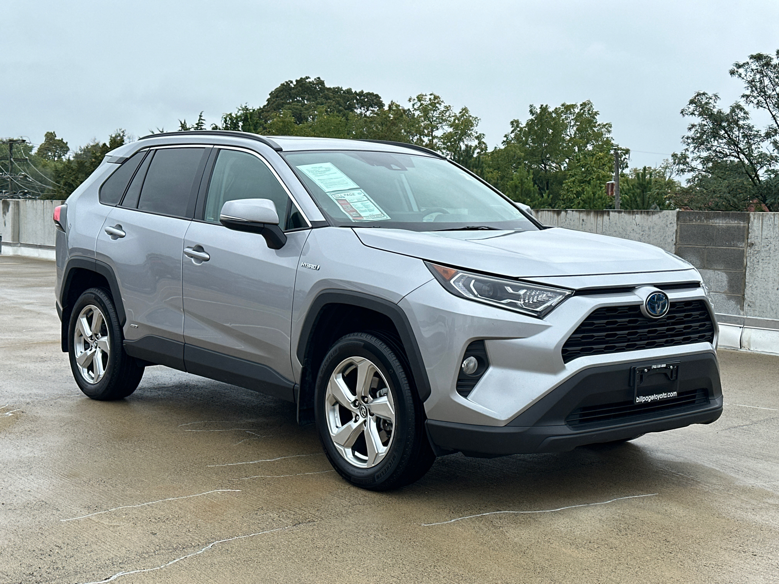 2021 Toyota RAV4 Hybrid XLE Premium 32