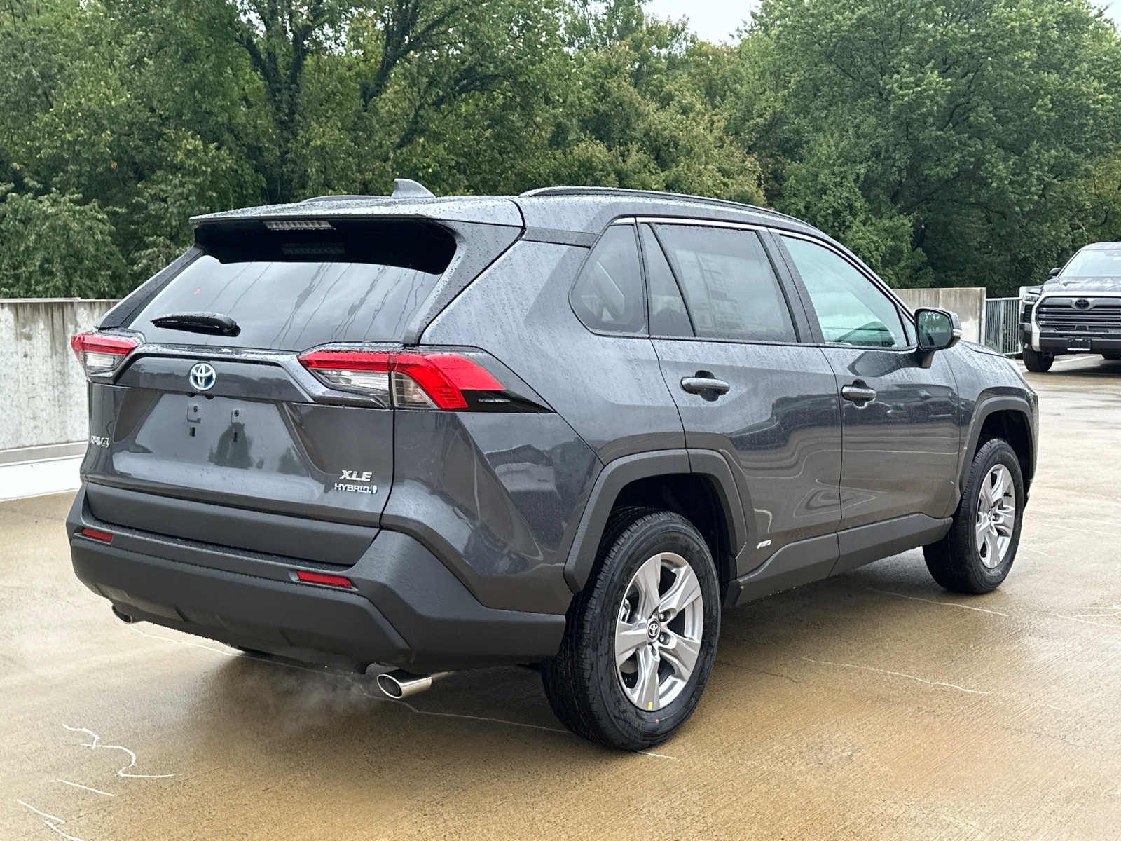 2024 Toyota RAV4 Hybrid XLE 3