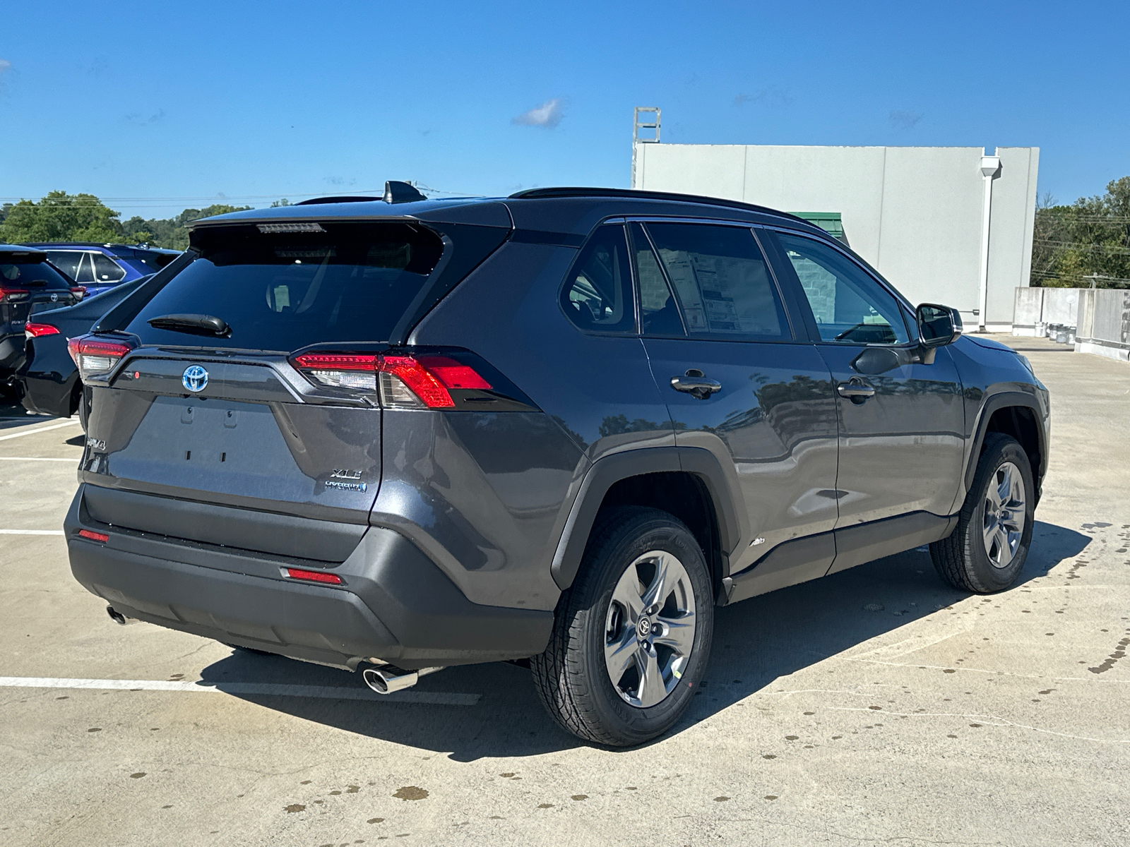 2024 Toyota RAV4 Hybrid XLE 3