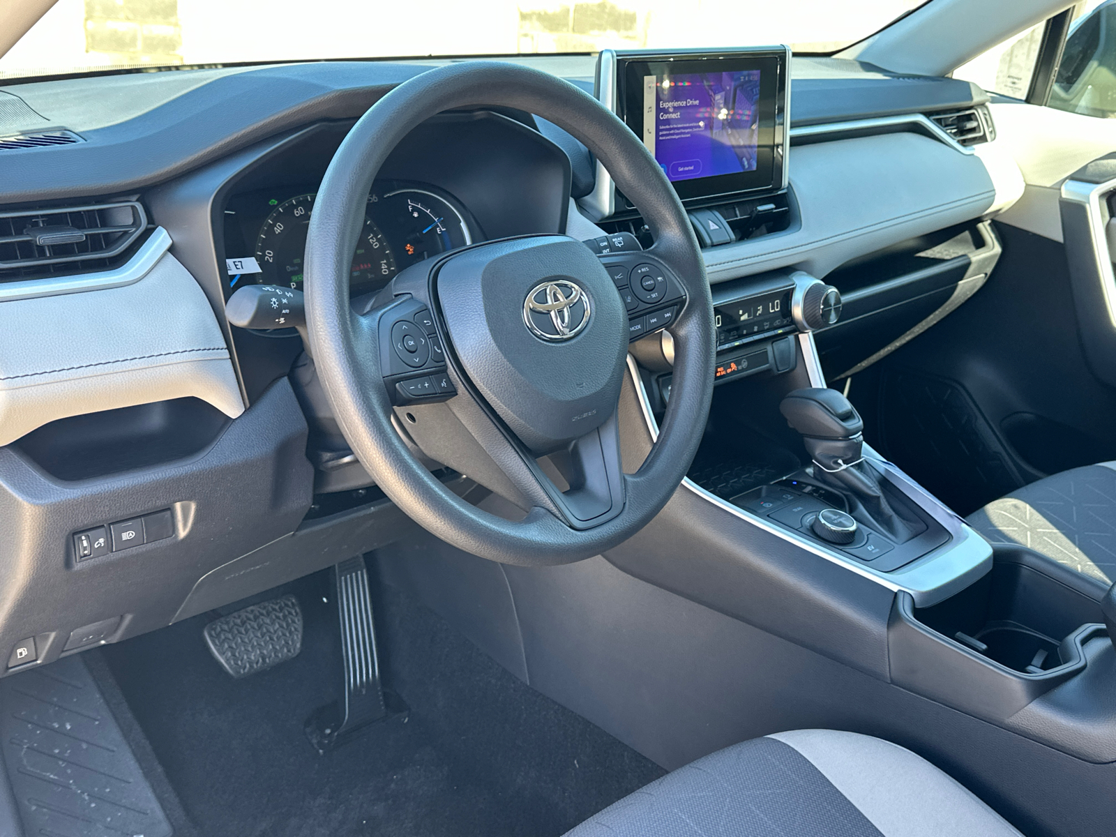 2024 Toyota RAV4 Hybrid XLE 14