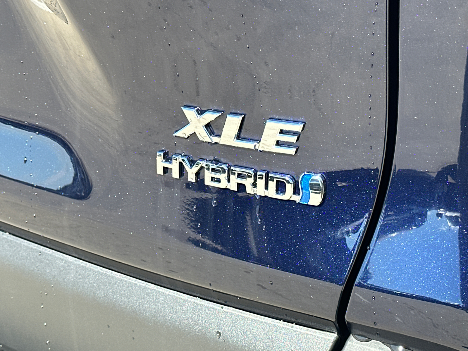 2024 Toyota RAV4 Hybrid XLE 6