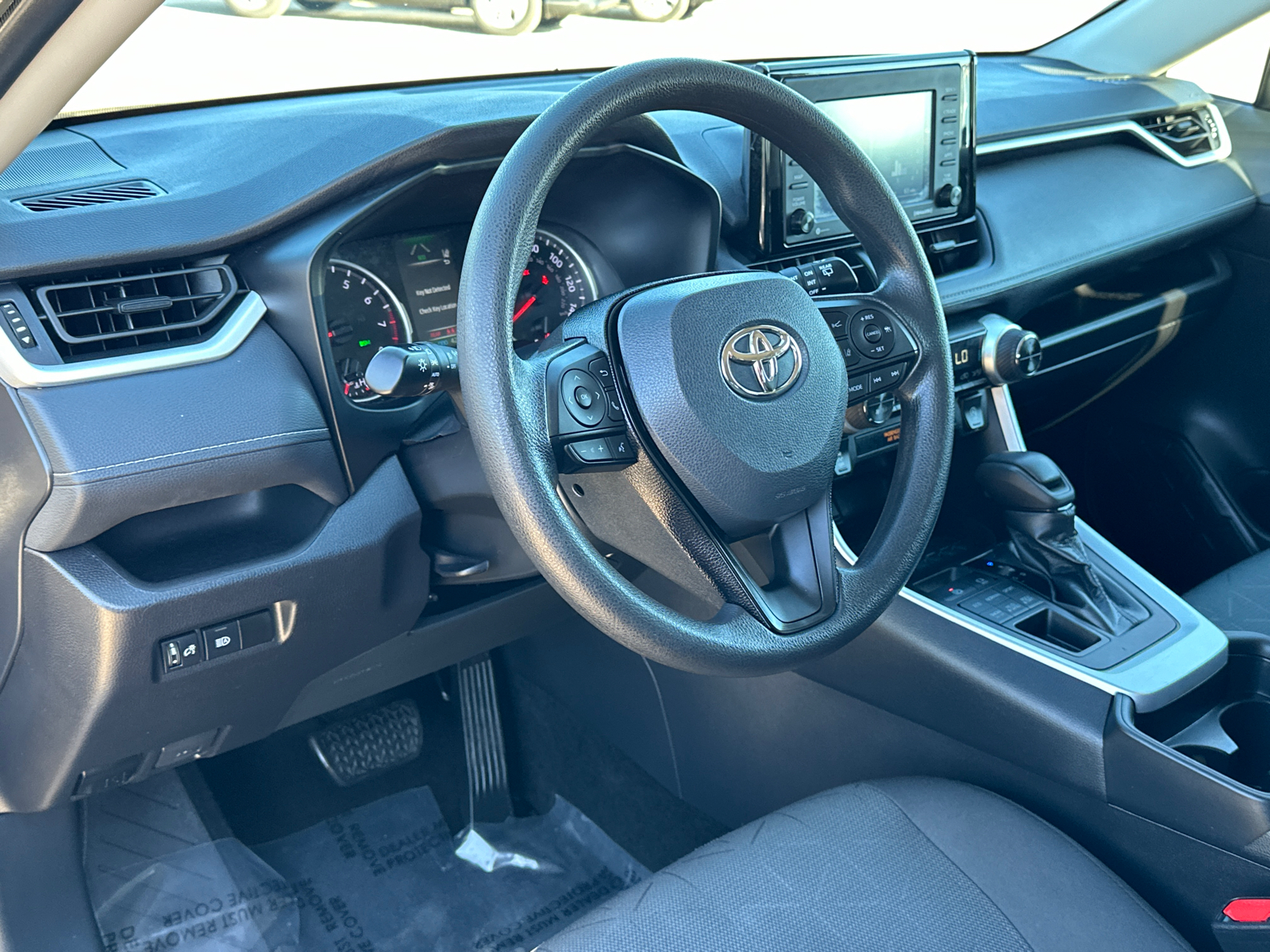 2021 Toyota RAV4 XLE 16