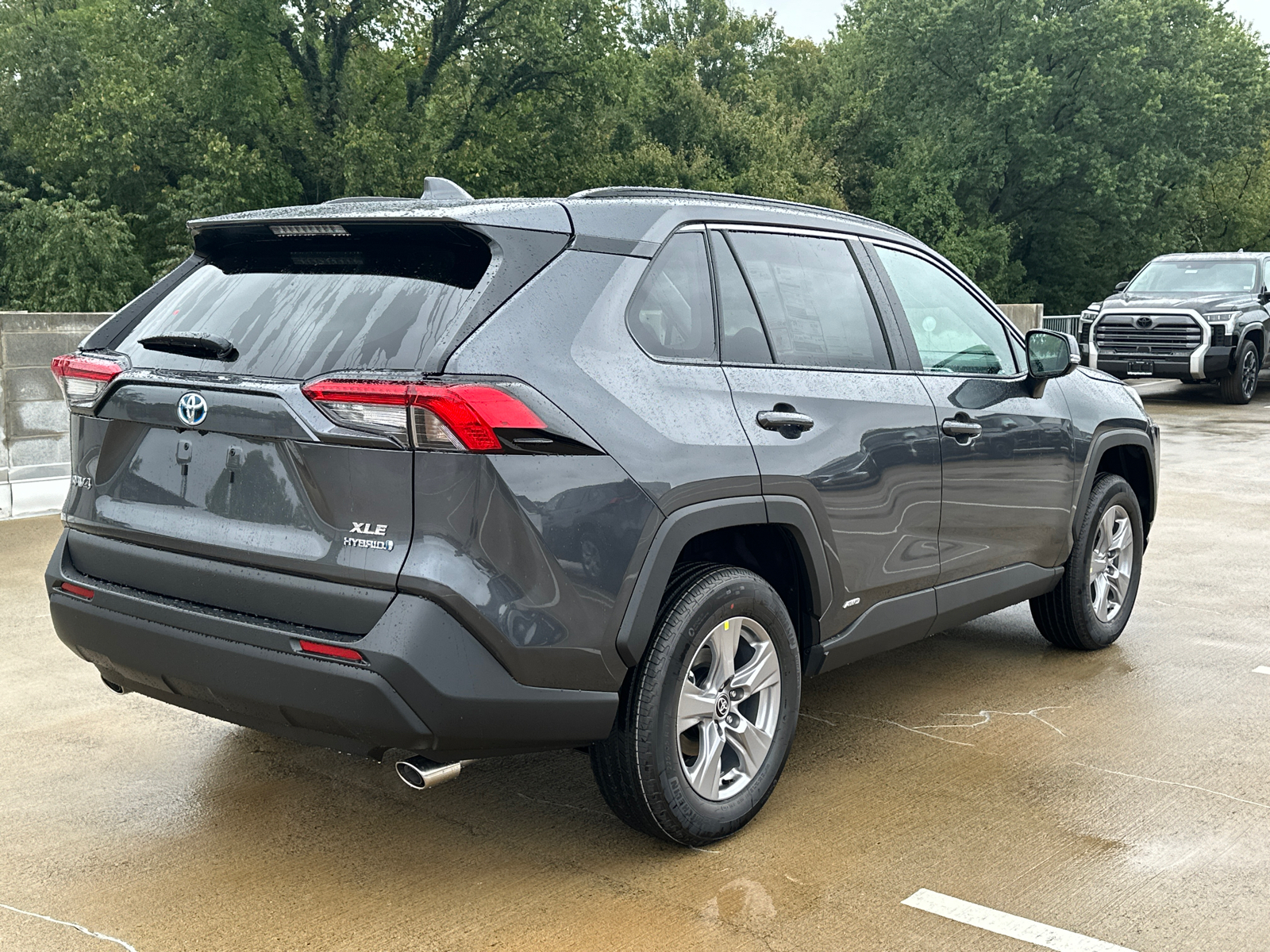 2024 Toyota RAV4 Hybrid XLE 3