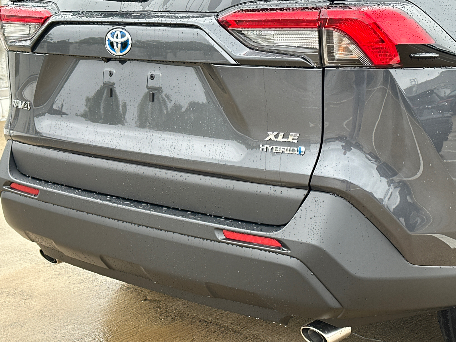 2024 Toyota RAV4 Hybrid XLE 4