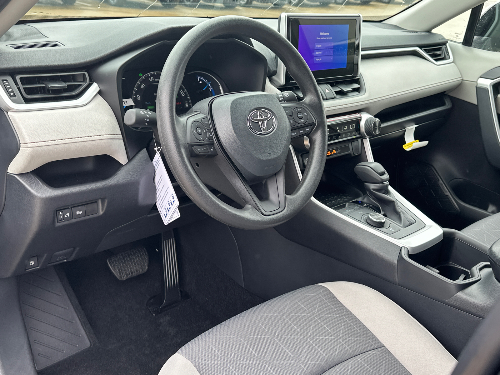 2024 Toyota RAV4 Hybrid XLE 15