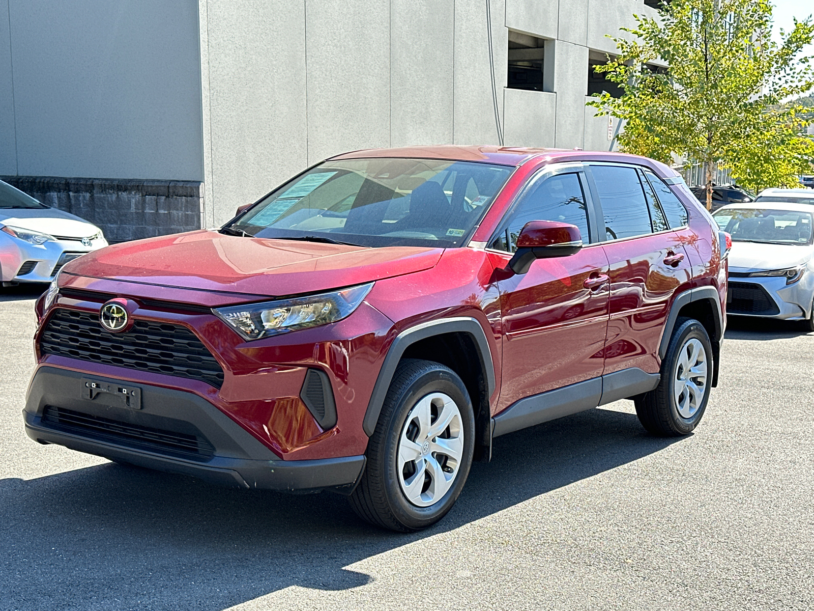 2022 Toyota RAV4 LE 2