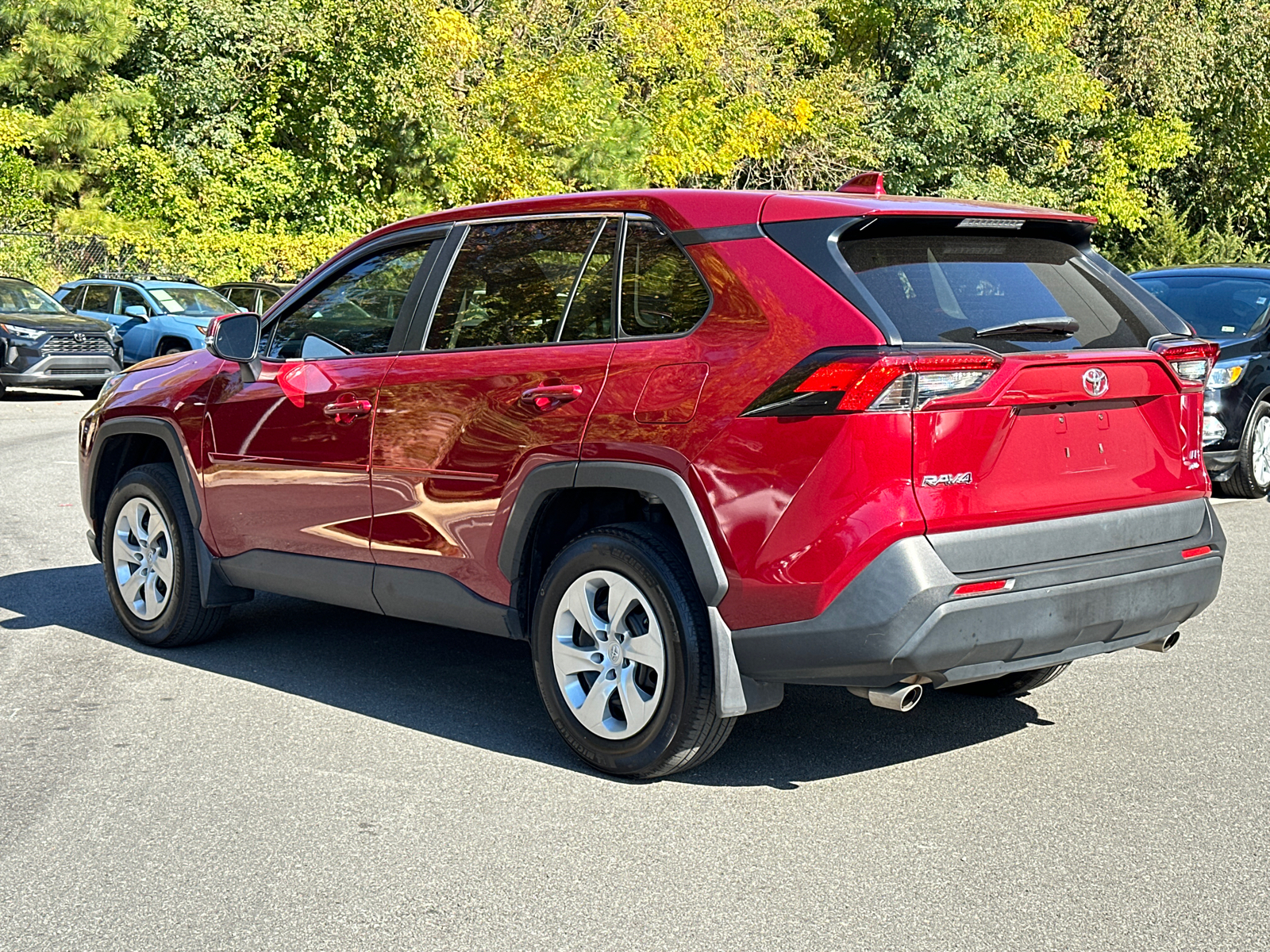 2022 Toyota RAV4 LE 6