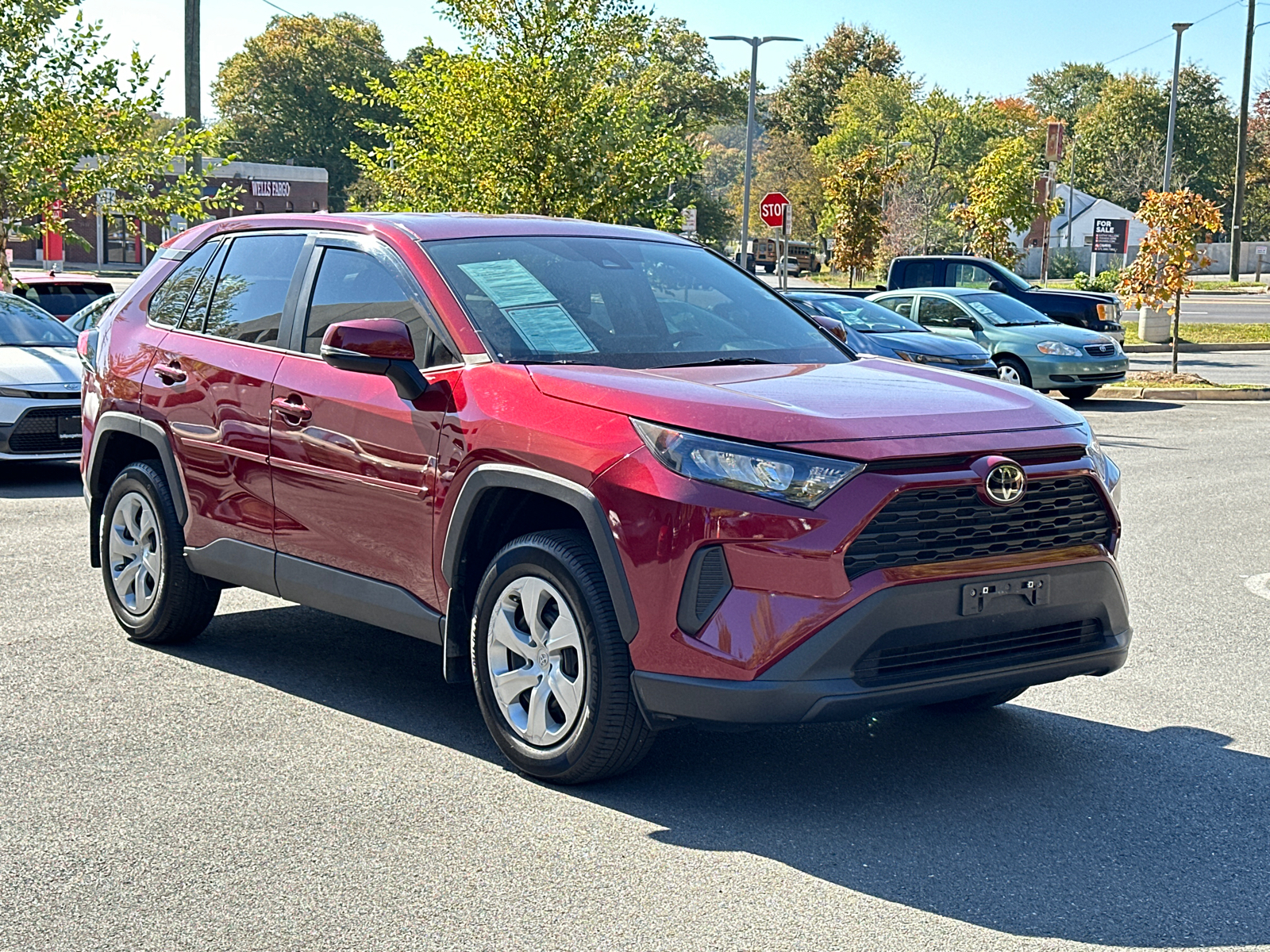 2022 Toyota RAV4 LE 31