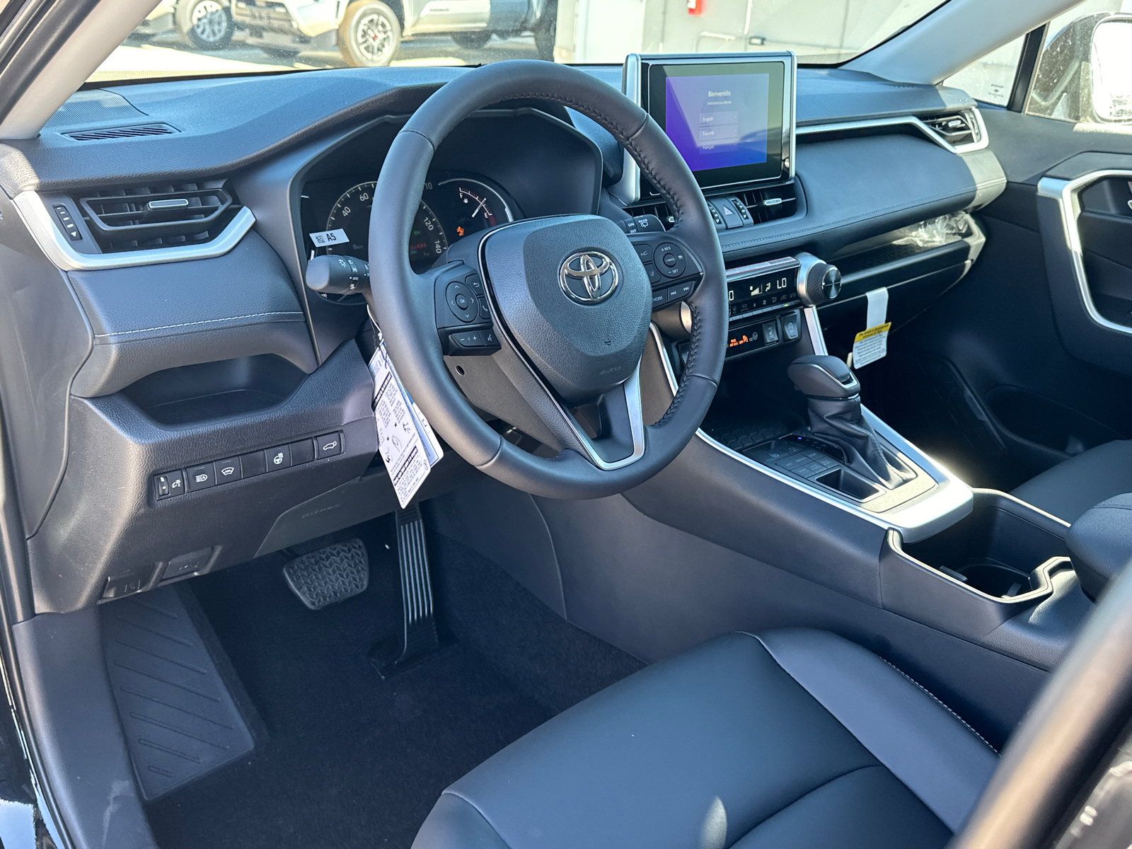 2024 Toyota RAV4 XLE Premium 15