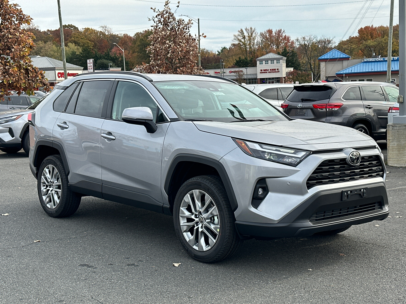 2024 Toyota RAV4 XLE Premium 28