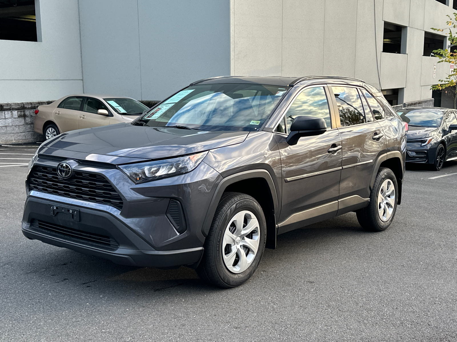 2021 Toyota RAV4 LE 3