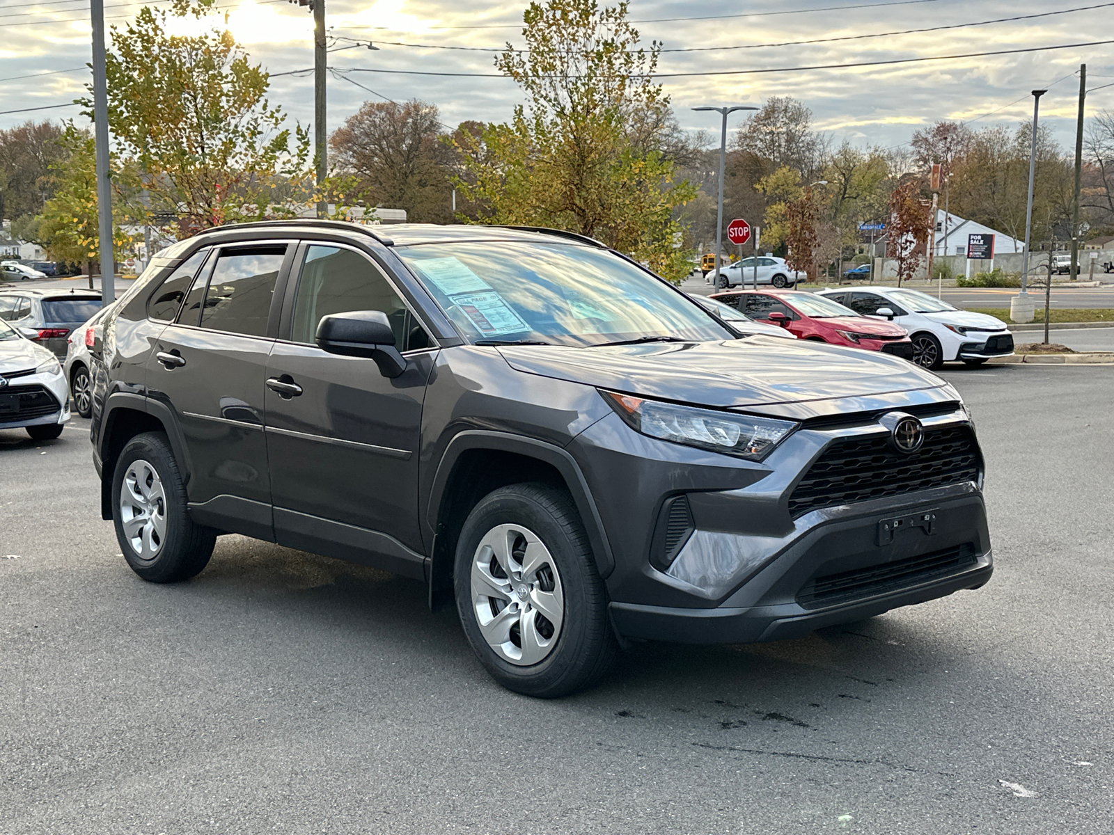 2021 Toyota RAV4 LE 31