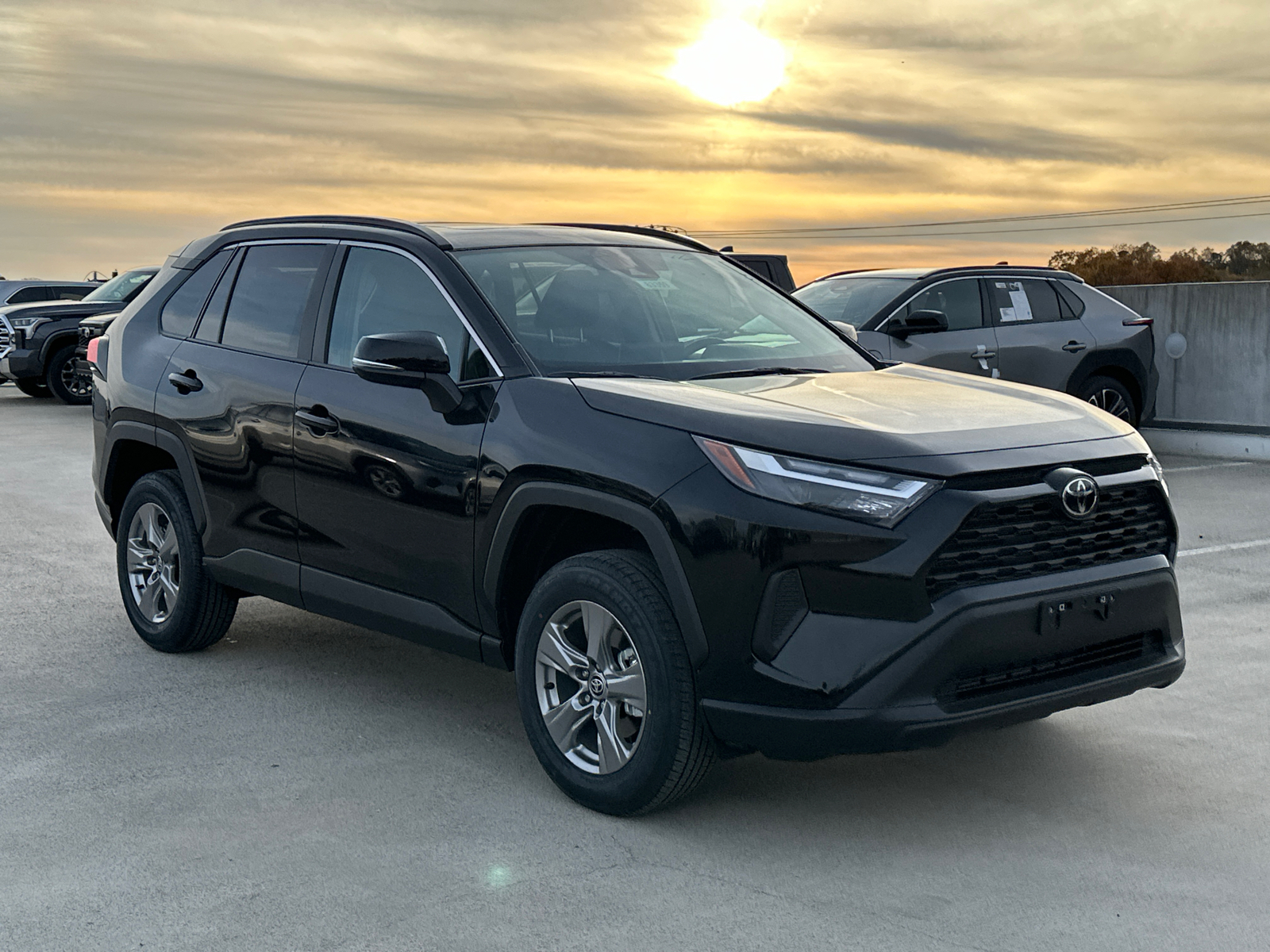 2024 Toyota RAV4 XLE 27