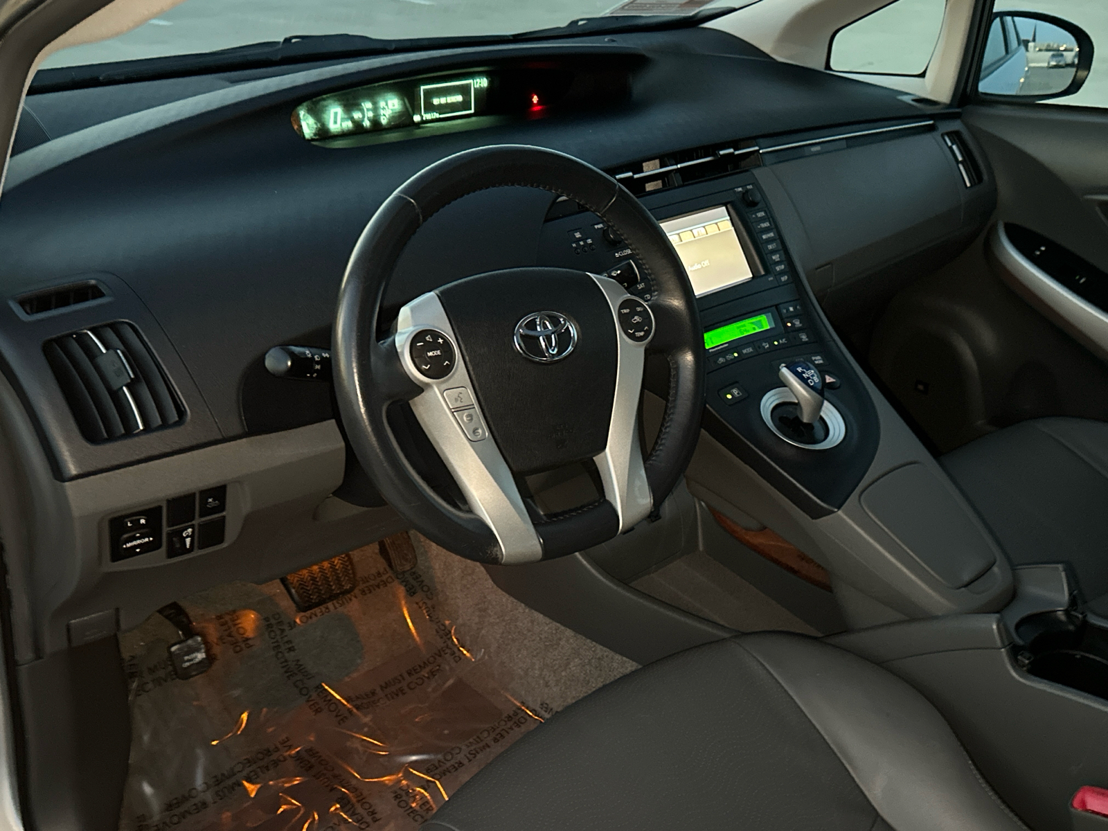 2010 Toyota Prius IV 19