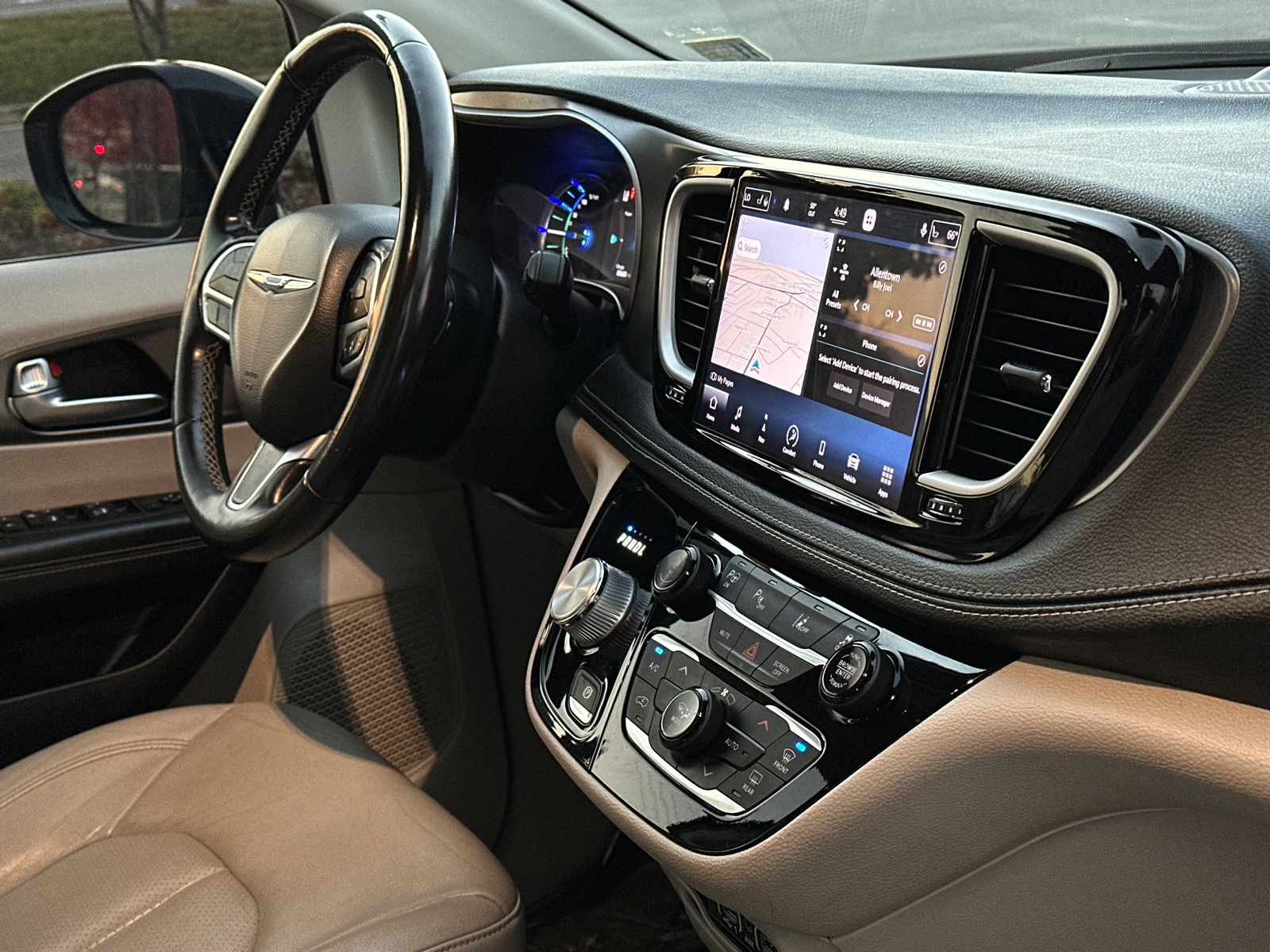 2021 Chrysler Pacifica Hybrid Touring L 18