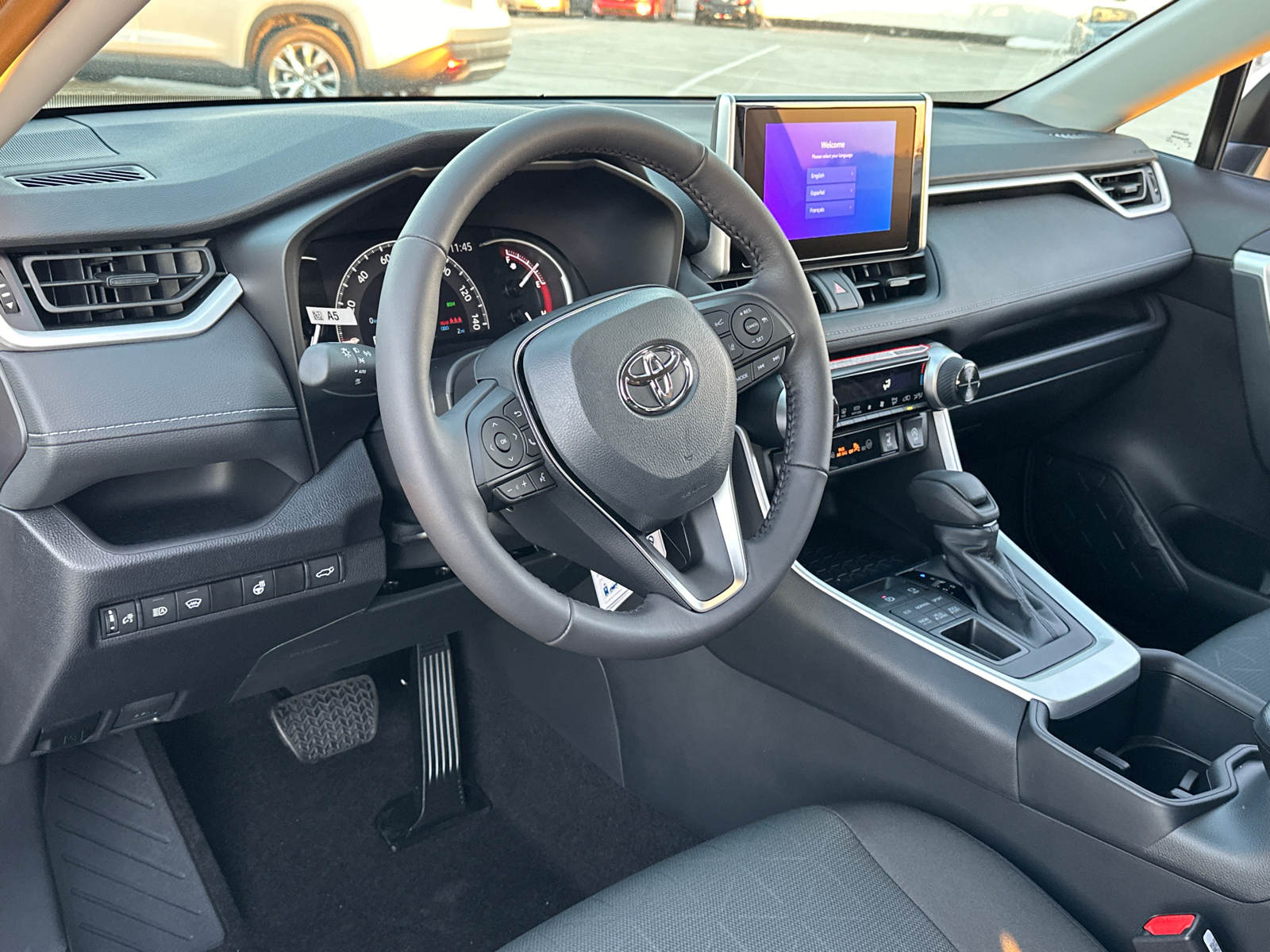 2024 Toyota RAV4 XLE 16