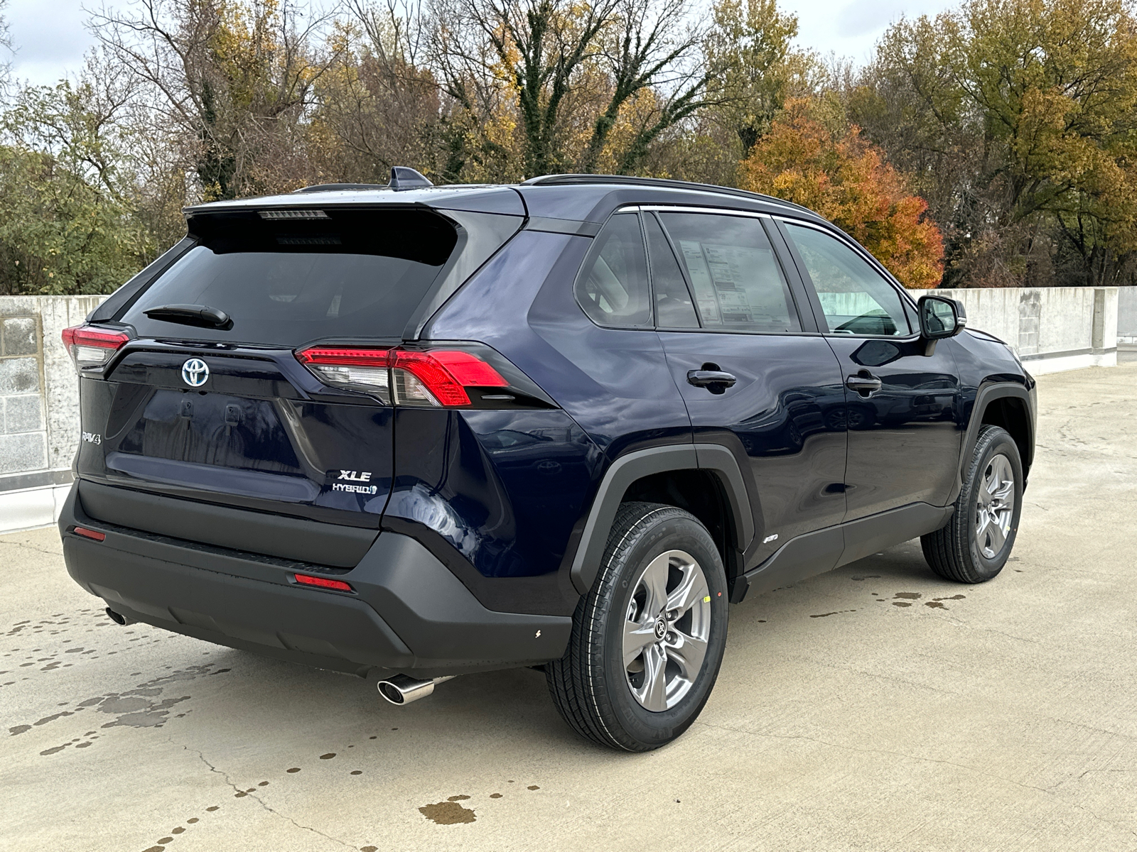 2024 Toyota RAV4 Hybrid XLE 3