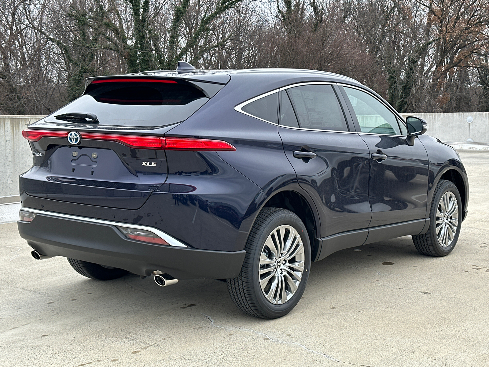 2024 Toyota Venza XLE 3