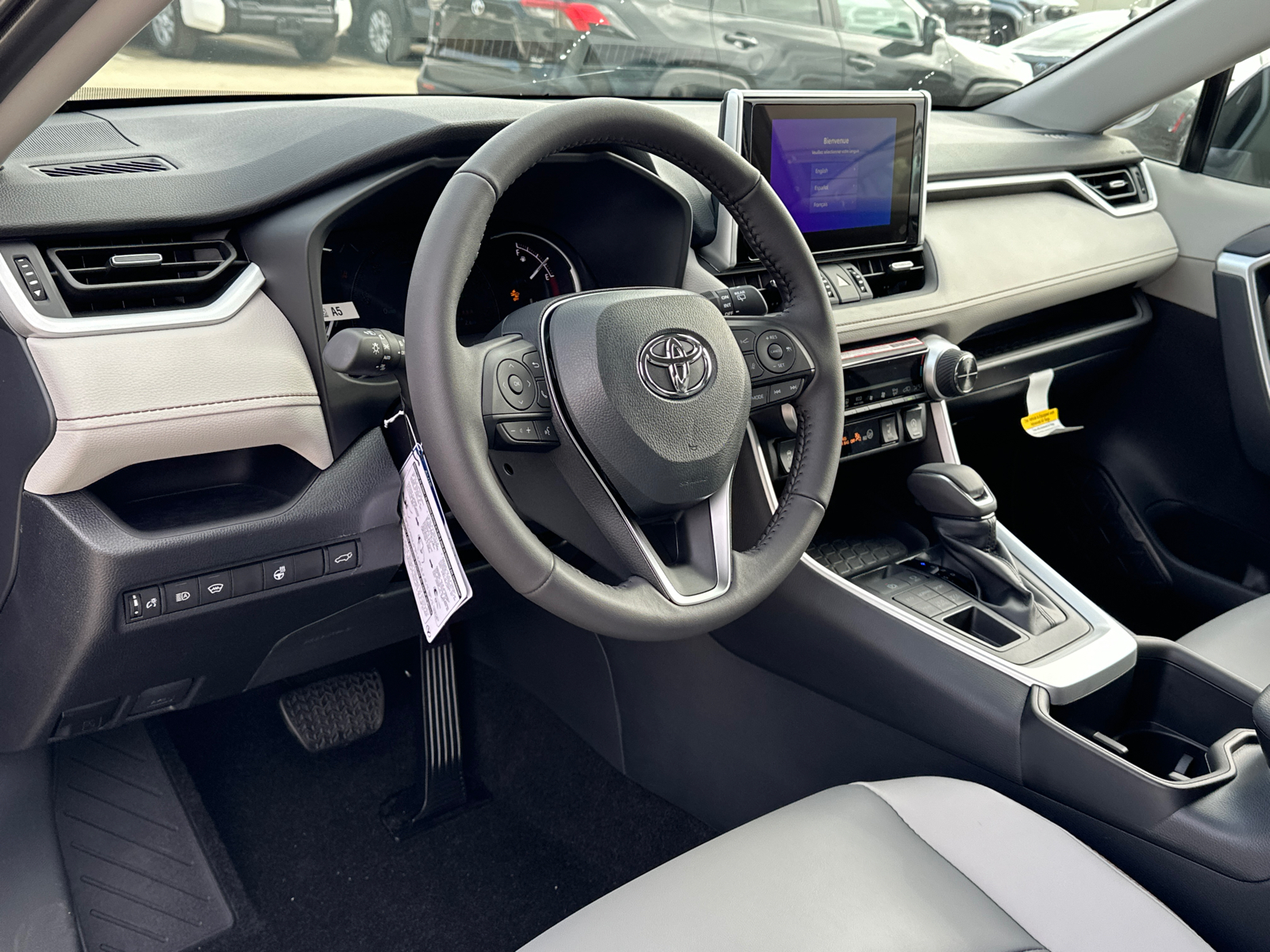 2024 Toyota RAV4 XLE Premium 17