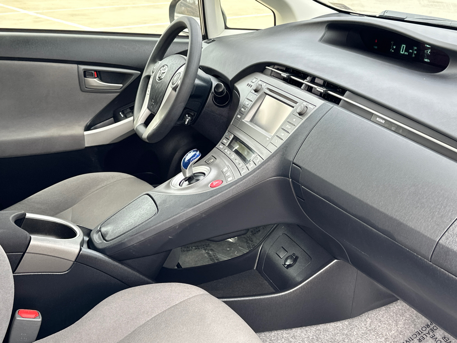 2015 Toyota Prius Two 10