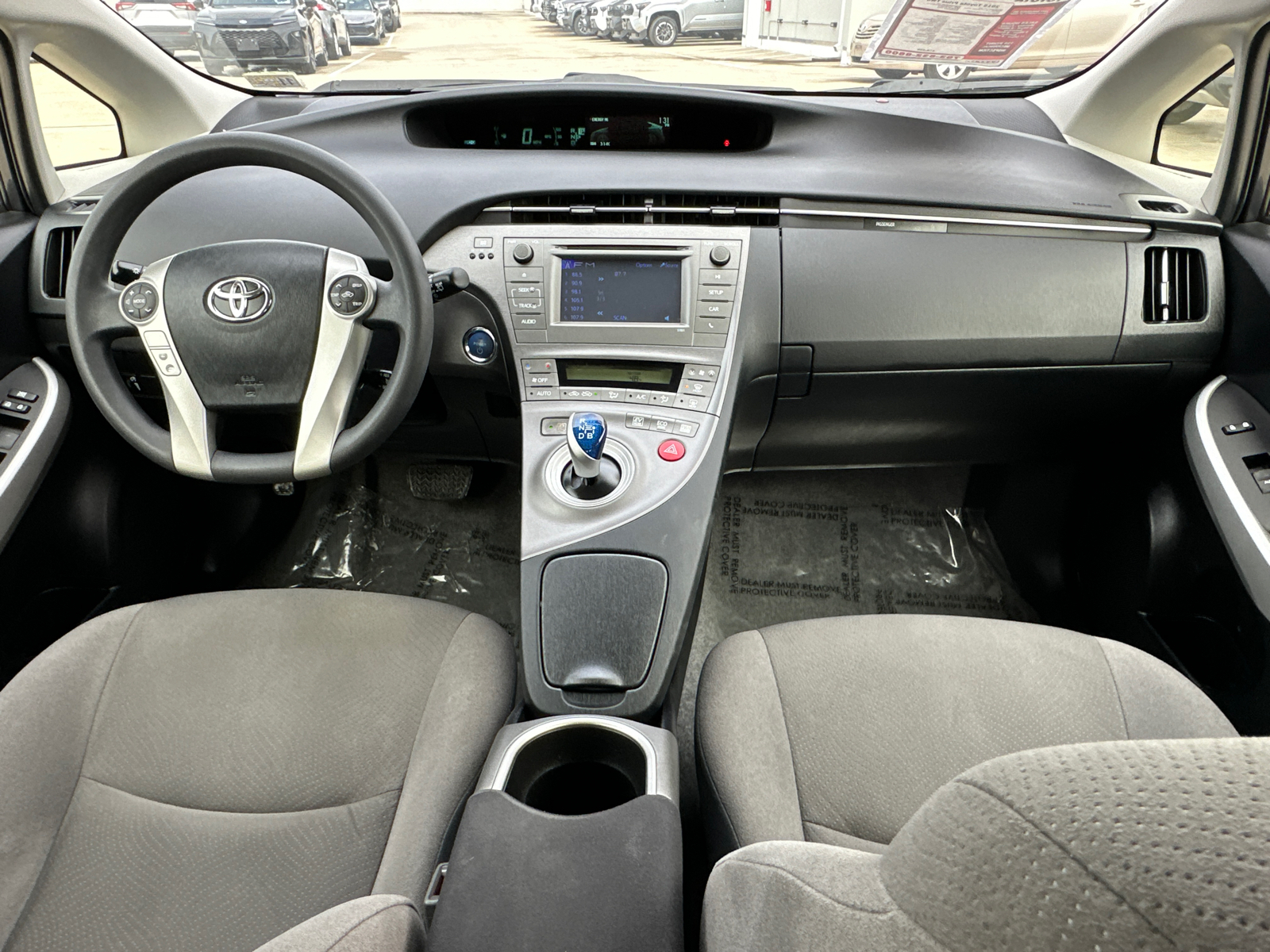 2015 Toyota Prius Two 13