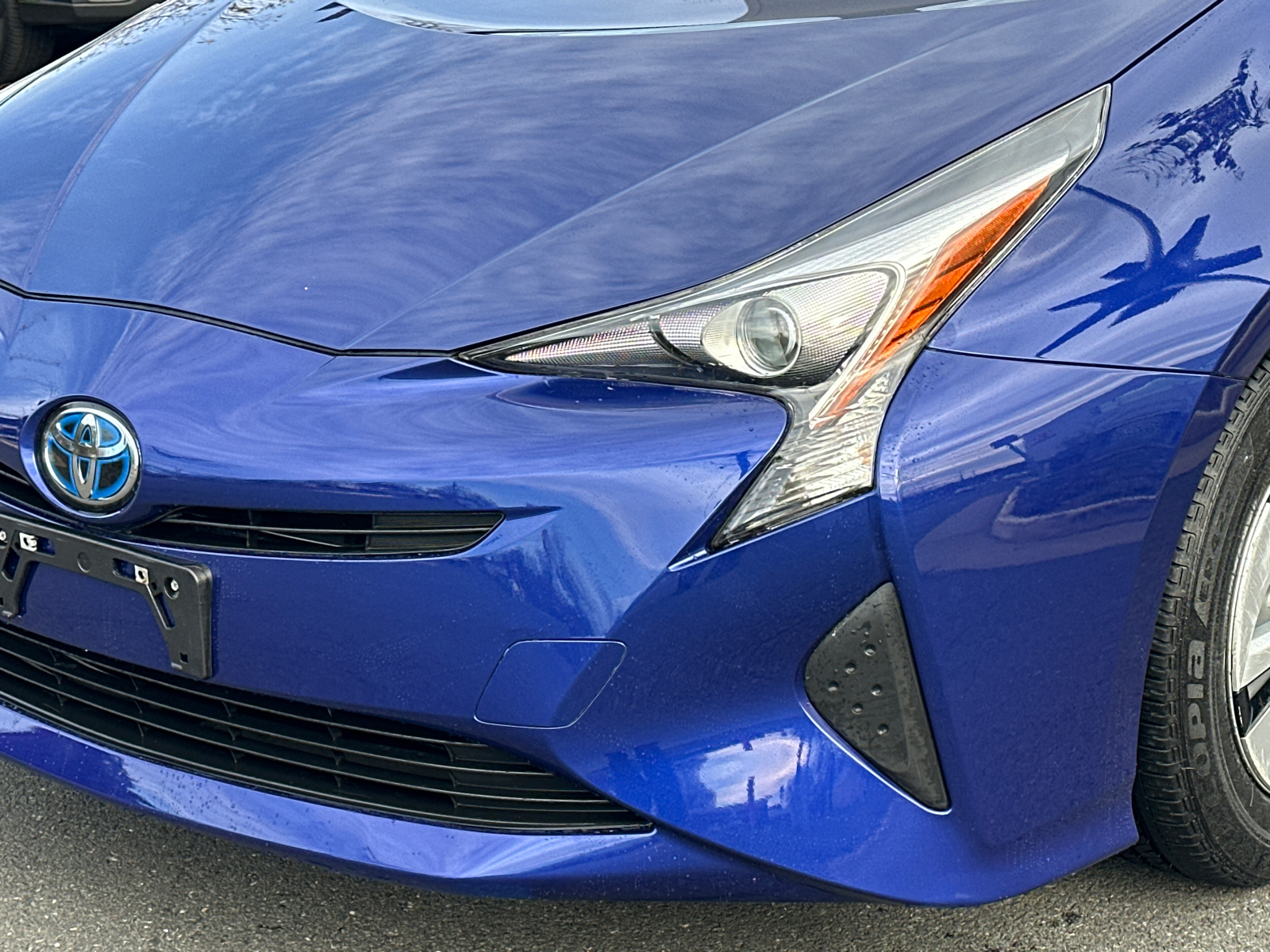 2017 Toyota Prius Three 4