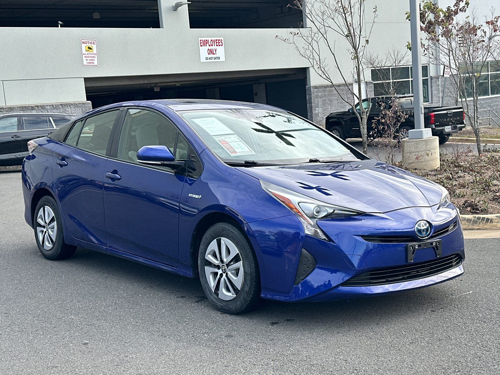 2017 Toyota Prius Three 32