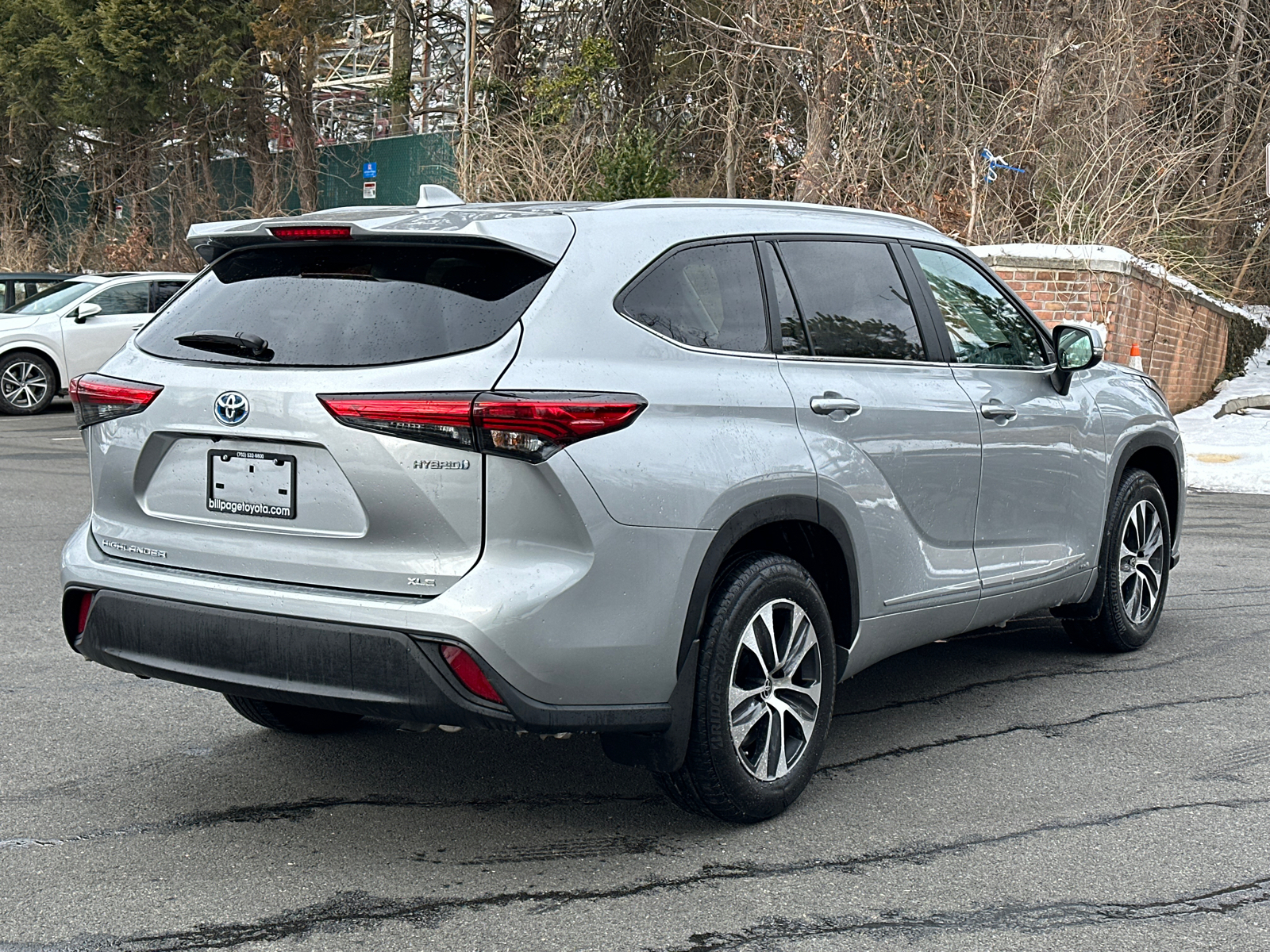 2023 Toyota Highlander Hybrid XLE 7