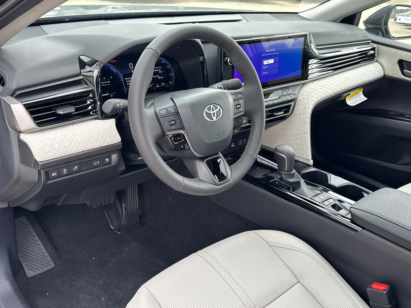 2025 Toyota Camry XLE 15