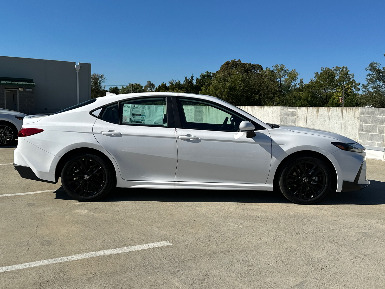 2025 Toyota Camry SE 2