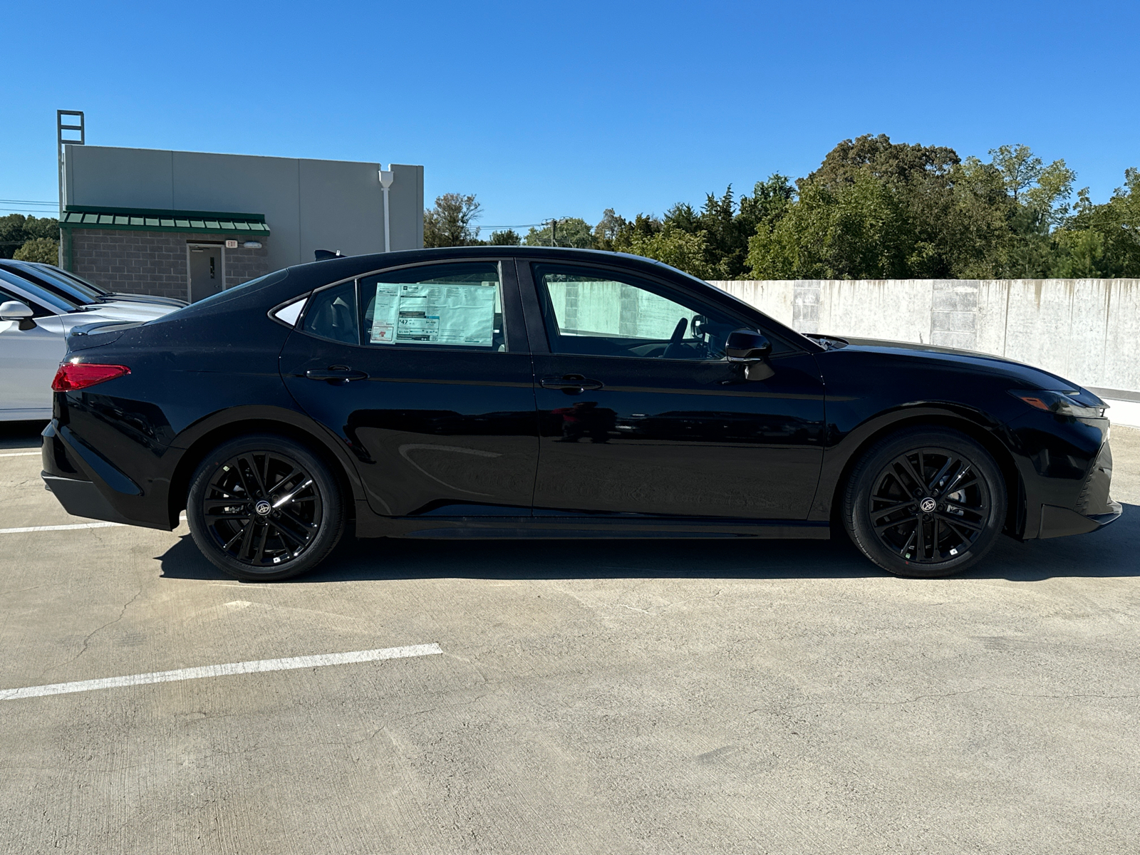 2025 Toyota Camry SE 2