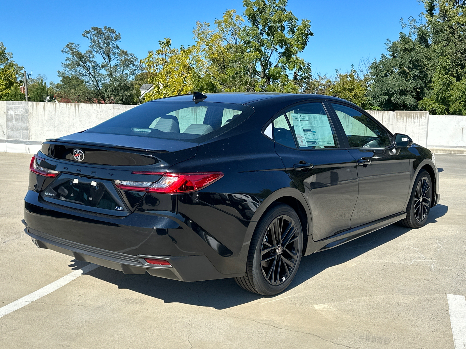 2025 Toyota Camry SE 3