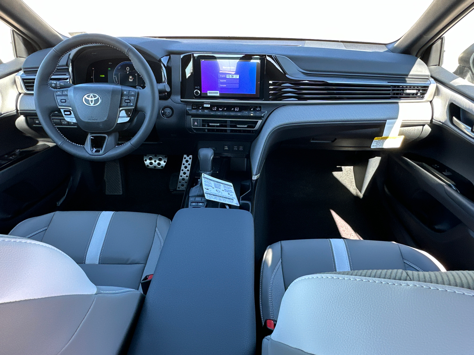 2025 Toyota Camry SE 11